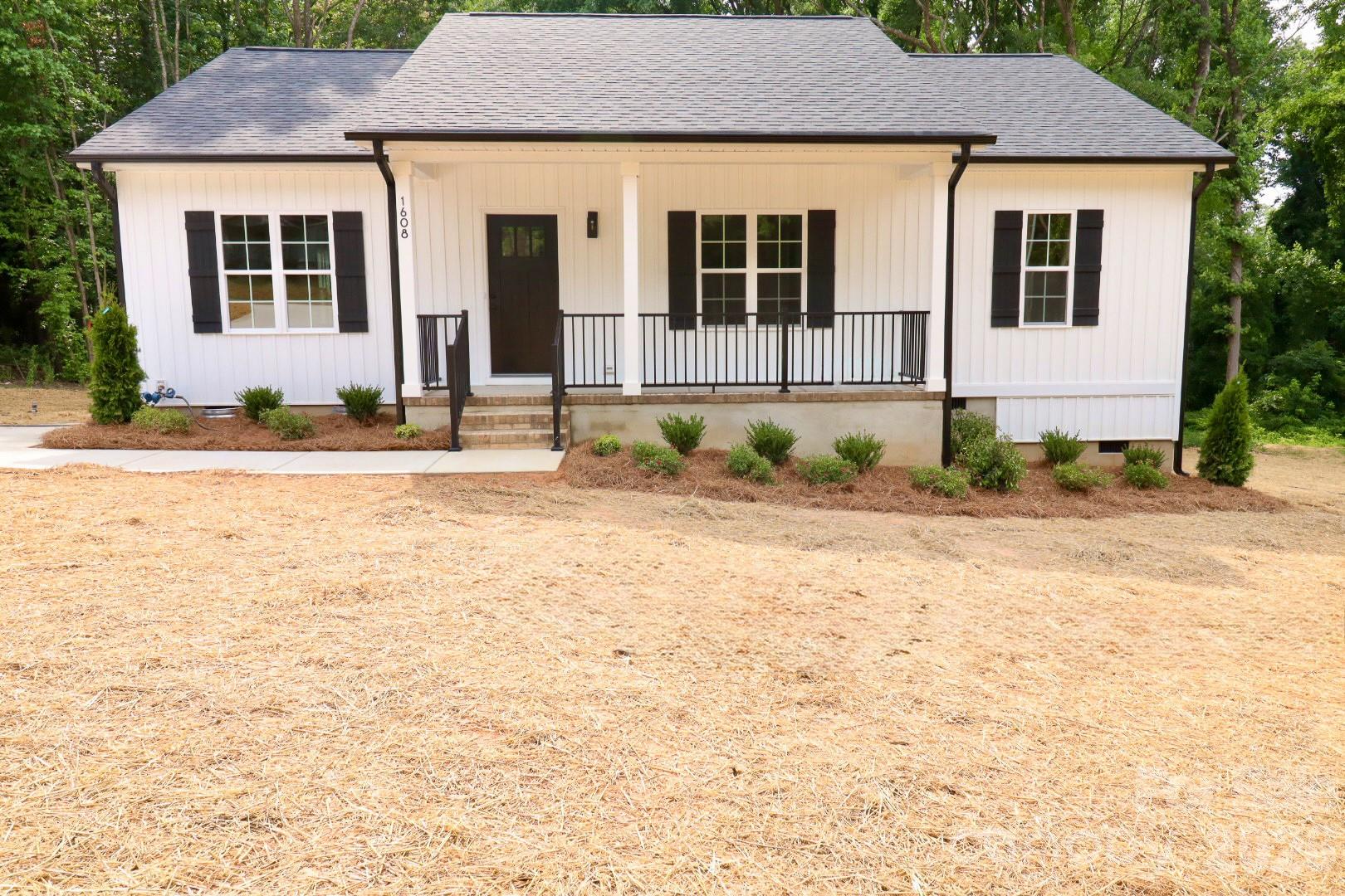 1608 Russell Courtney Road — Monroe