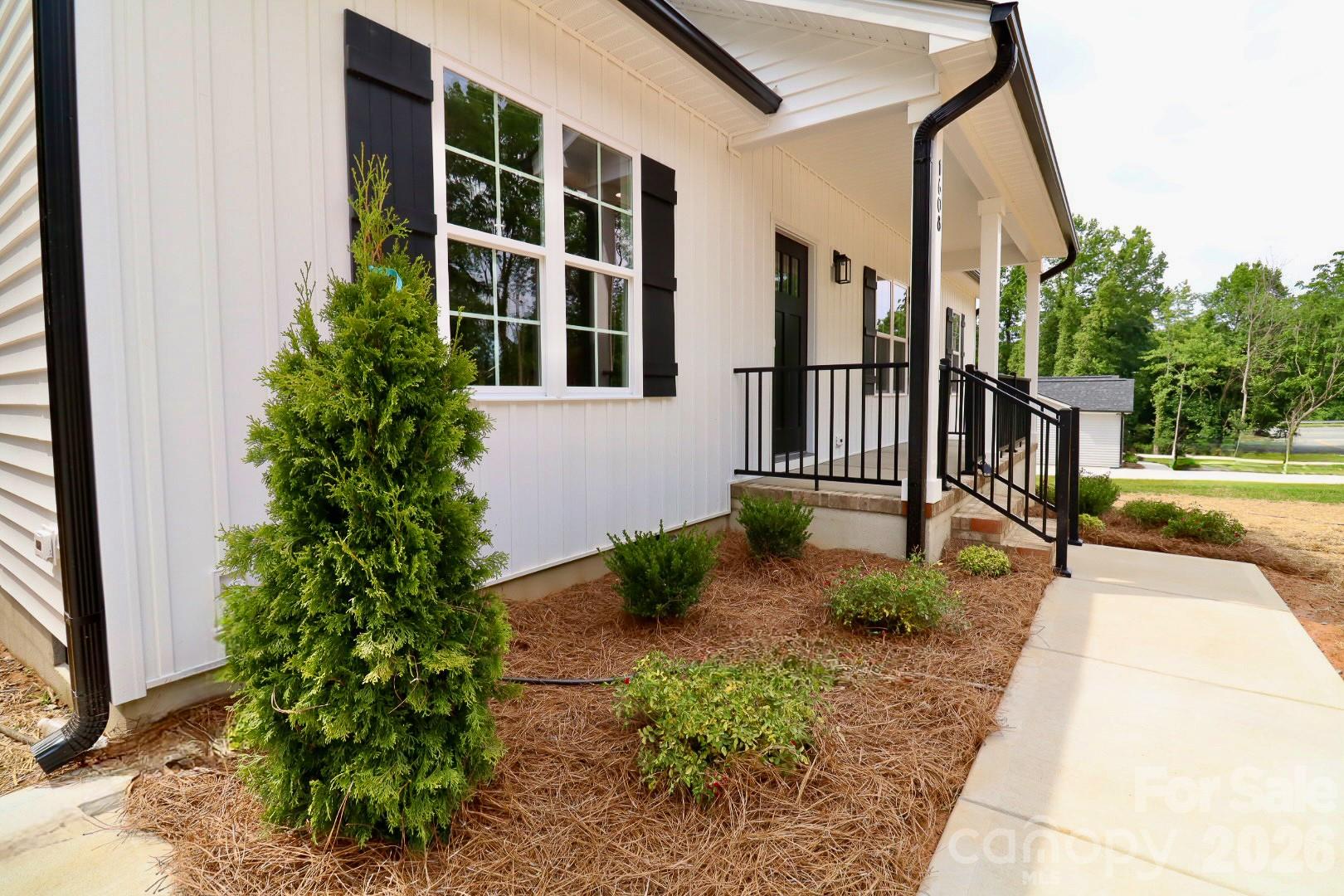 1608 Russell Courtney Road — Monroe