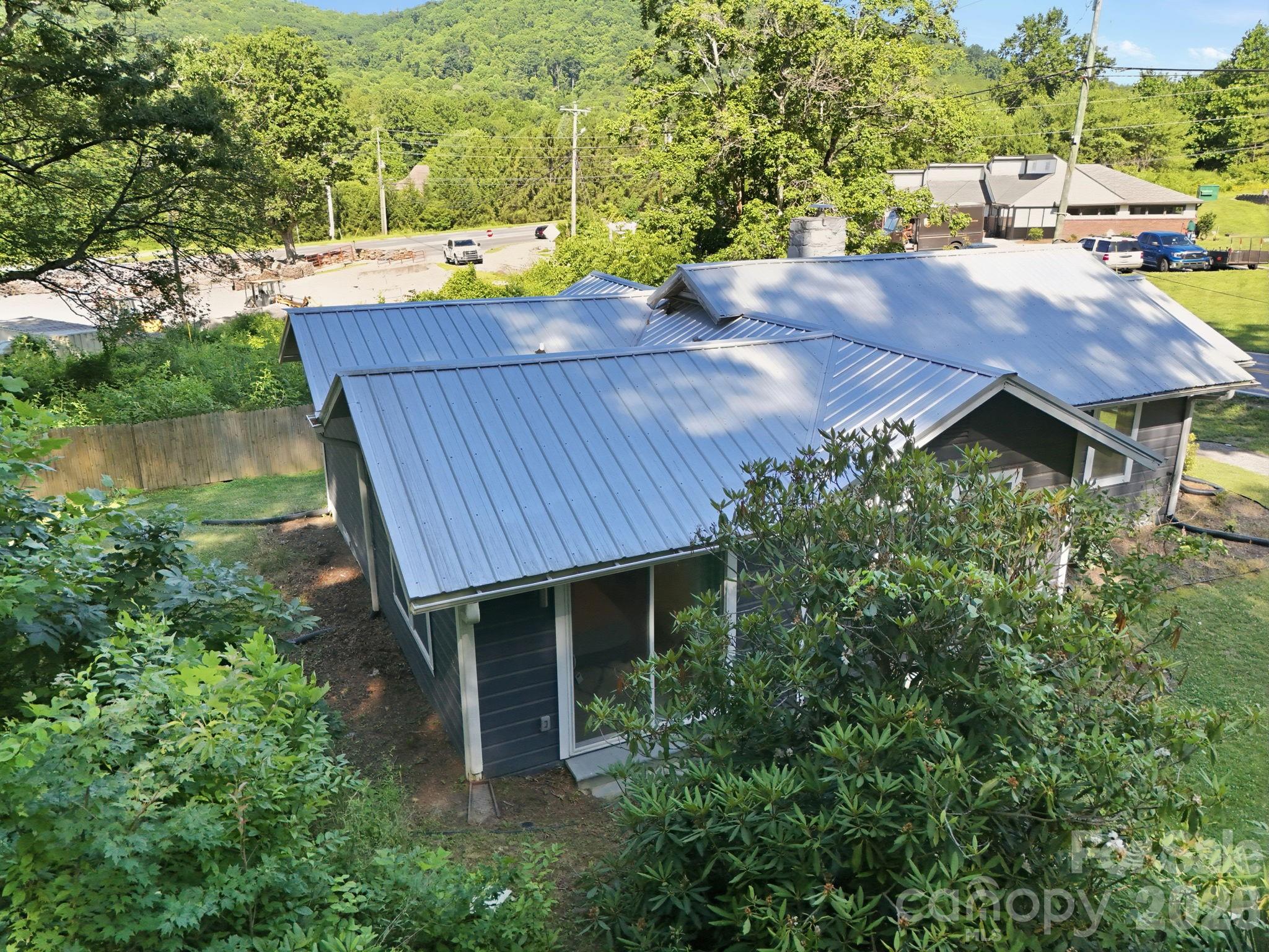 15 Old Fort Road — Fairview