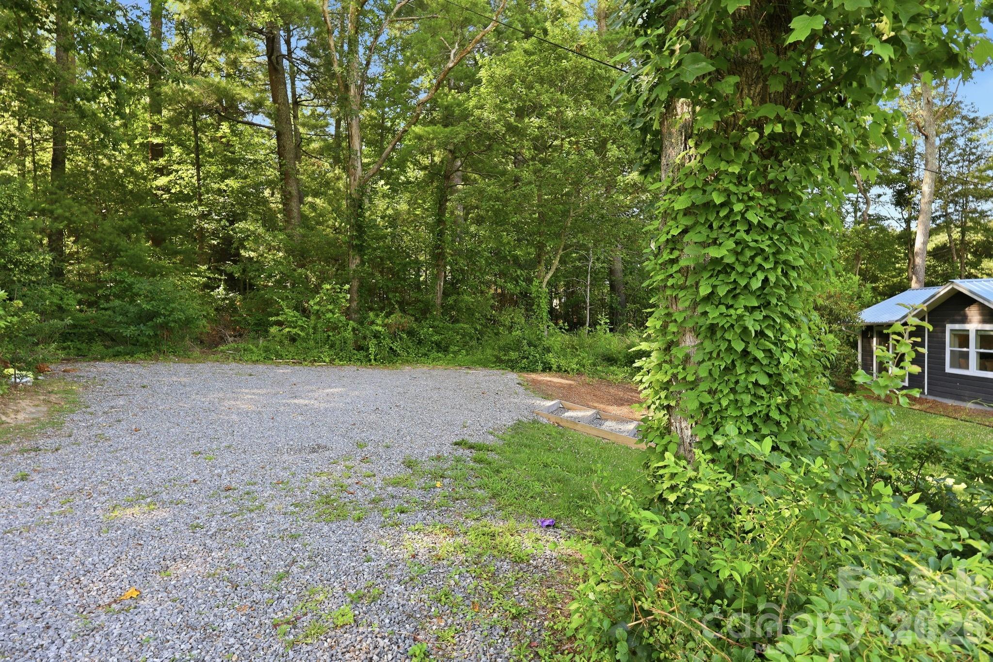 15 Old Fort Road — Fairview