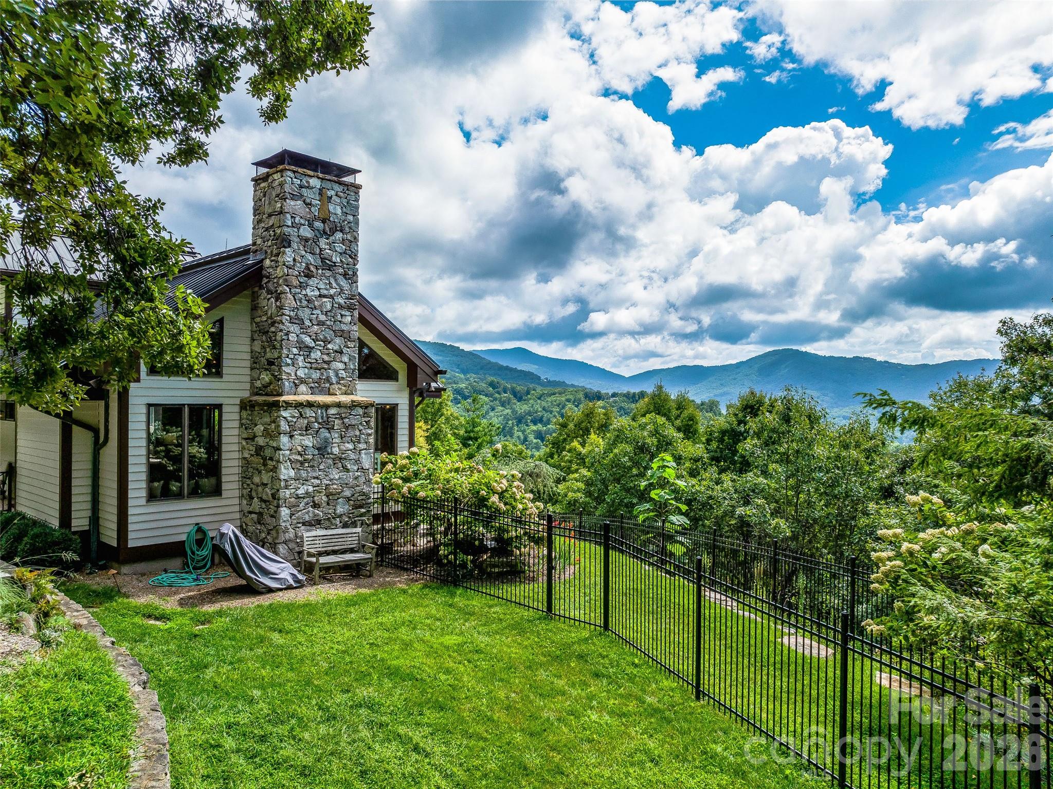 10 Beaverbrook Court — Asheville
