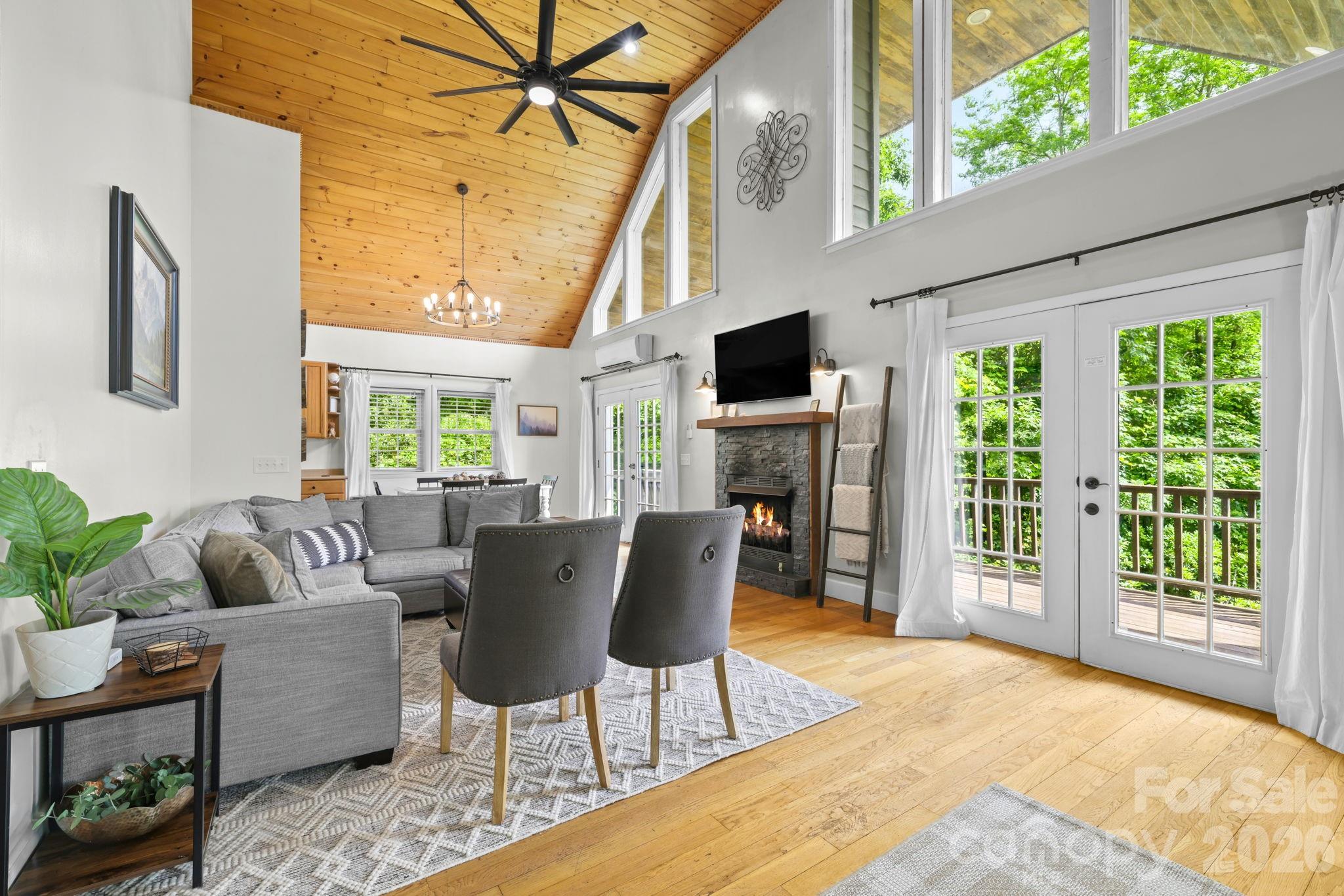 576 Grizzly Ridge — Bryson City