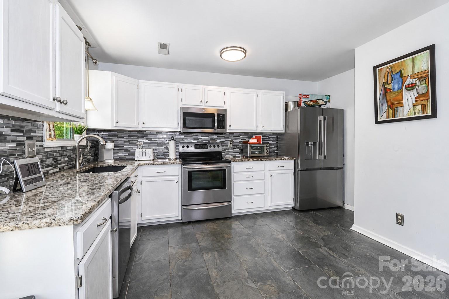 105 Lake Top Lane — Statesville