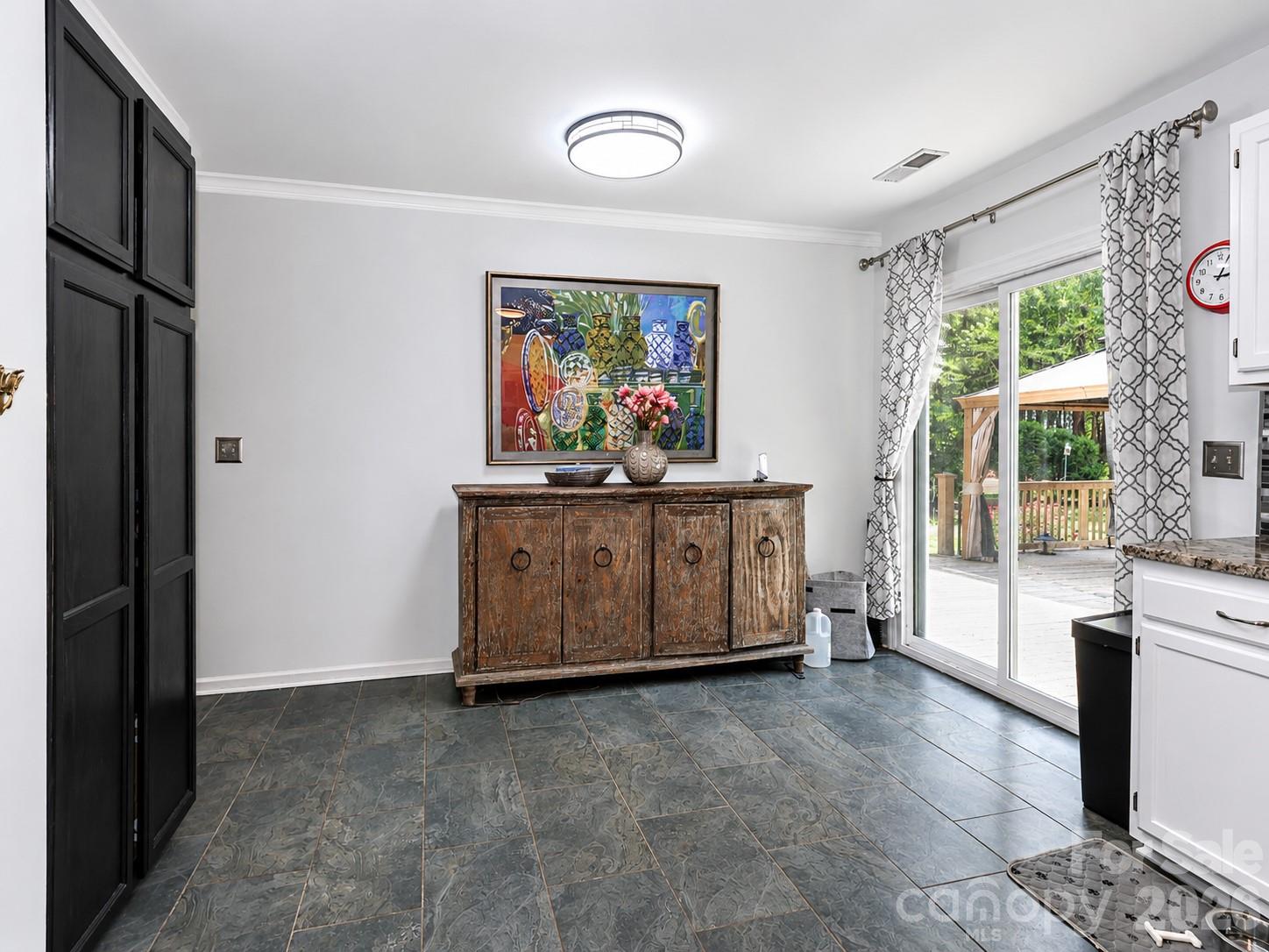 105 Lake Top Lane — Statesville