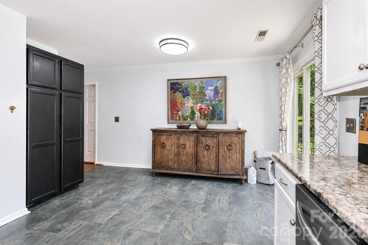 105 Lake Top Lane — Statesville
