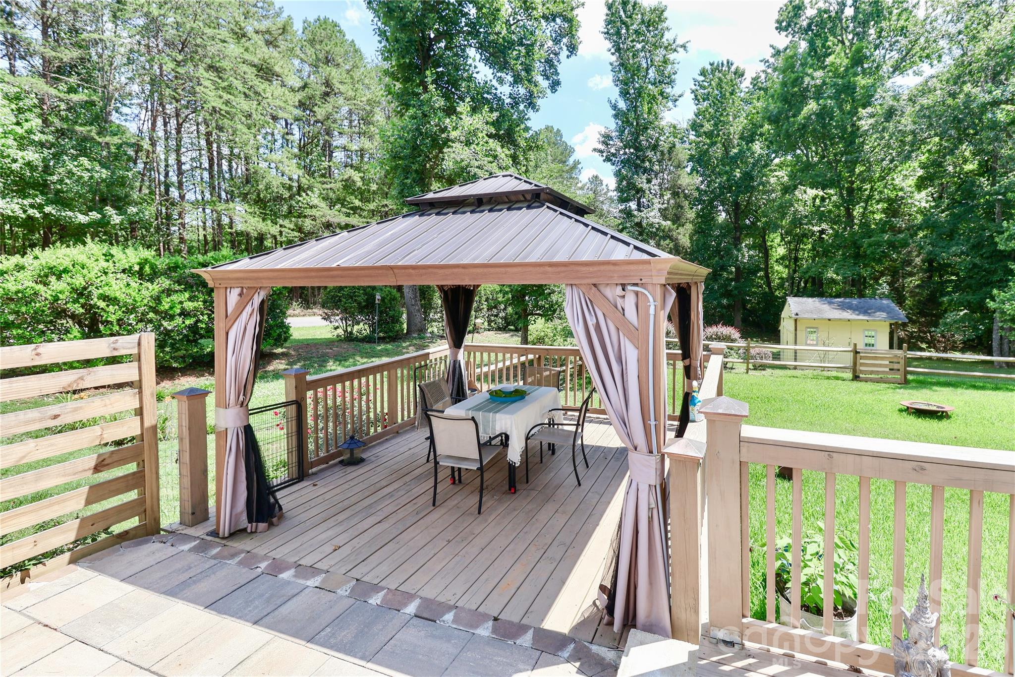 105 Lake Top Lane — Statesville