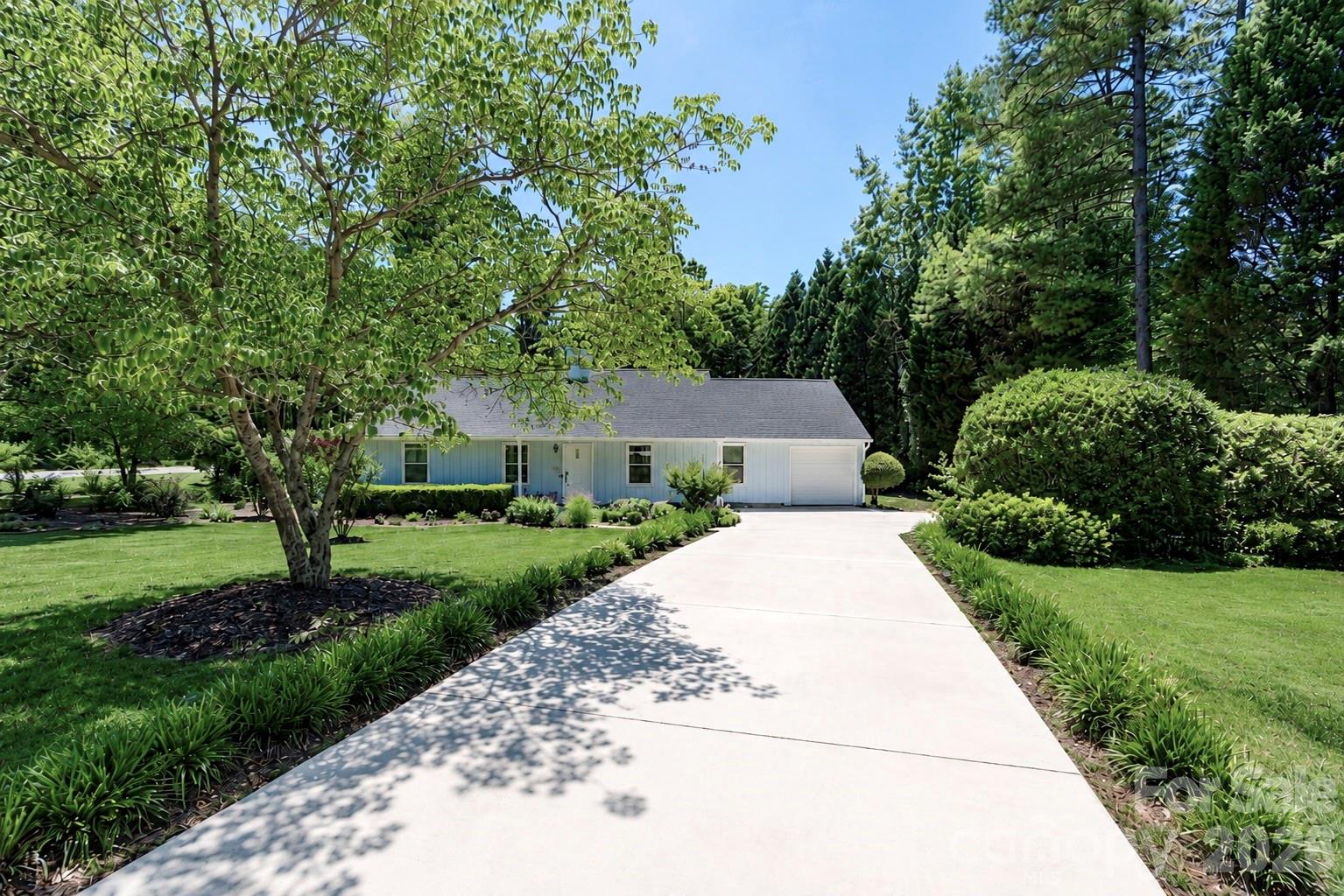 105 Lake Top Lane — Statesville