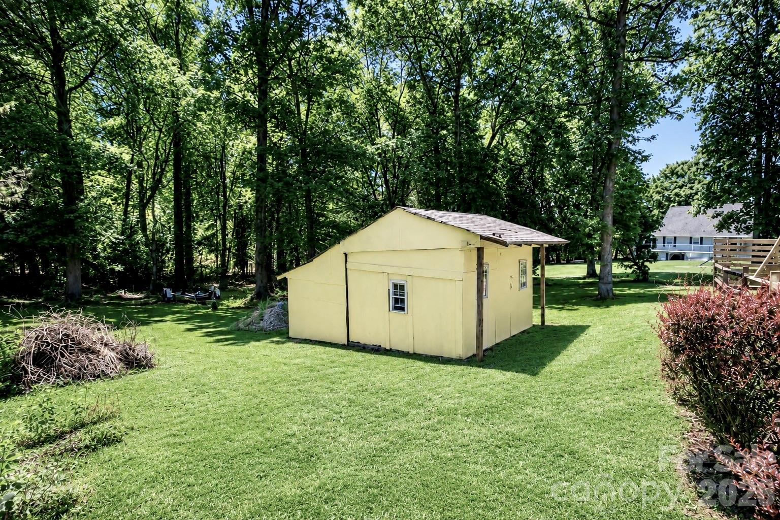 105 Lake Top Lane — Statesville