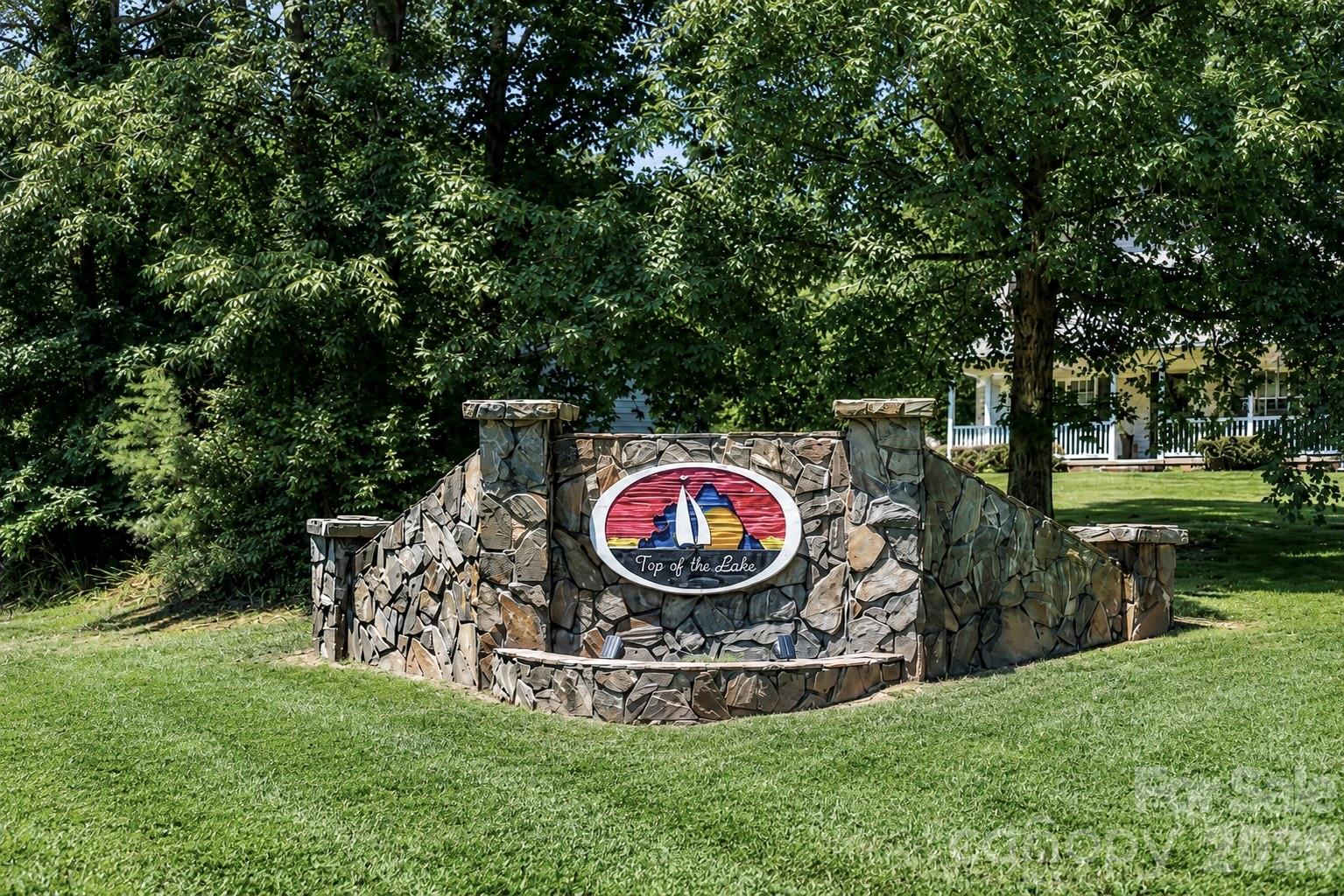 105 Lake Top Lane — Statesville