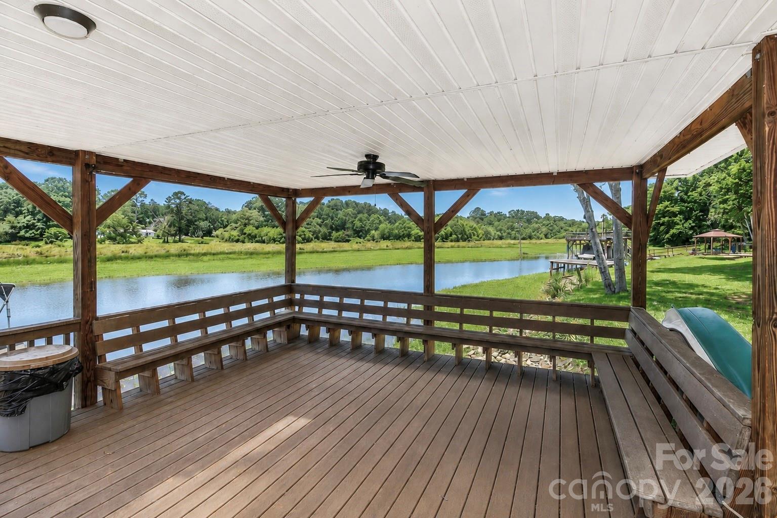 105 Lake Top Lane — Statesville