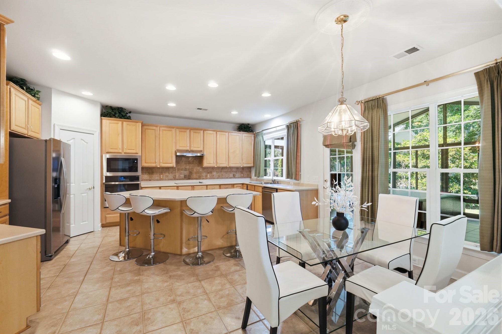 4814 King Arthur Drive — Charlotte