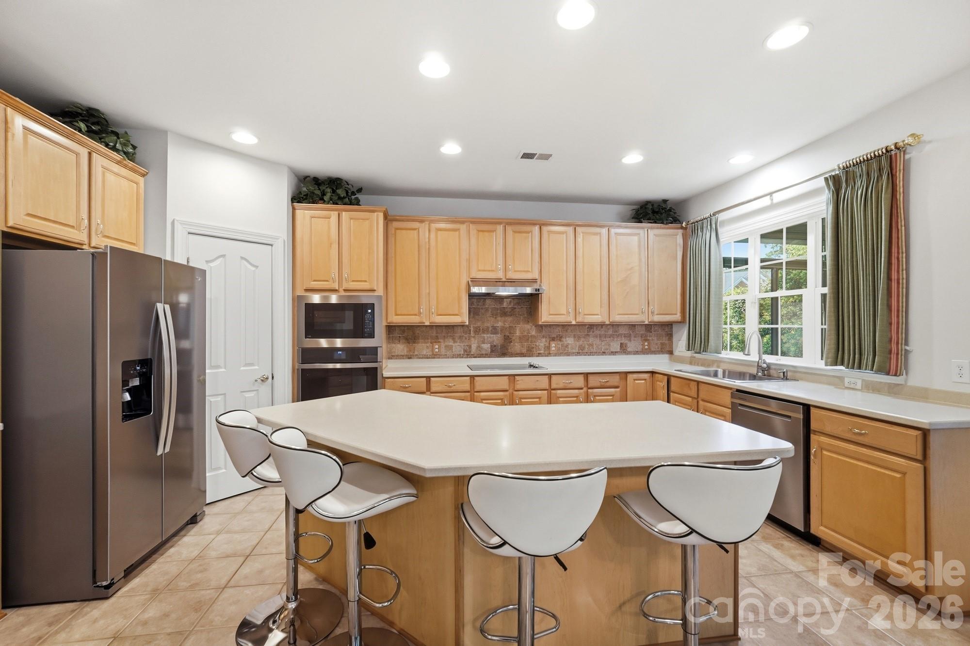 4814 King Arthur Drive — Charlotte
