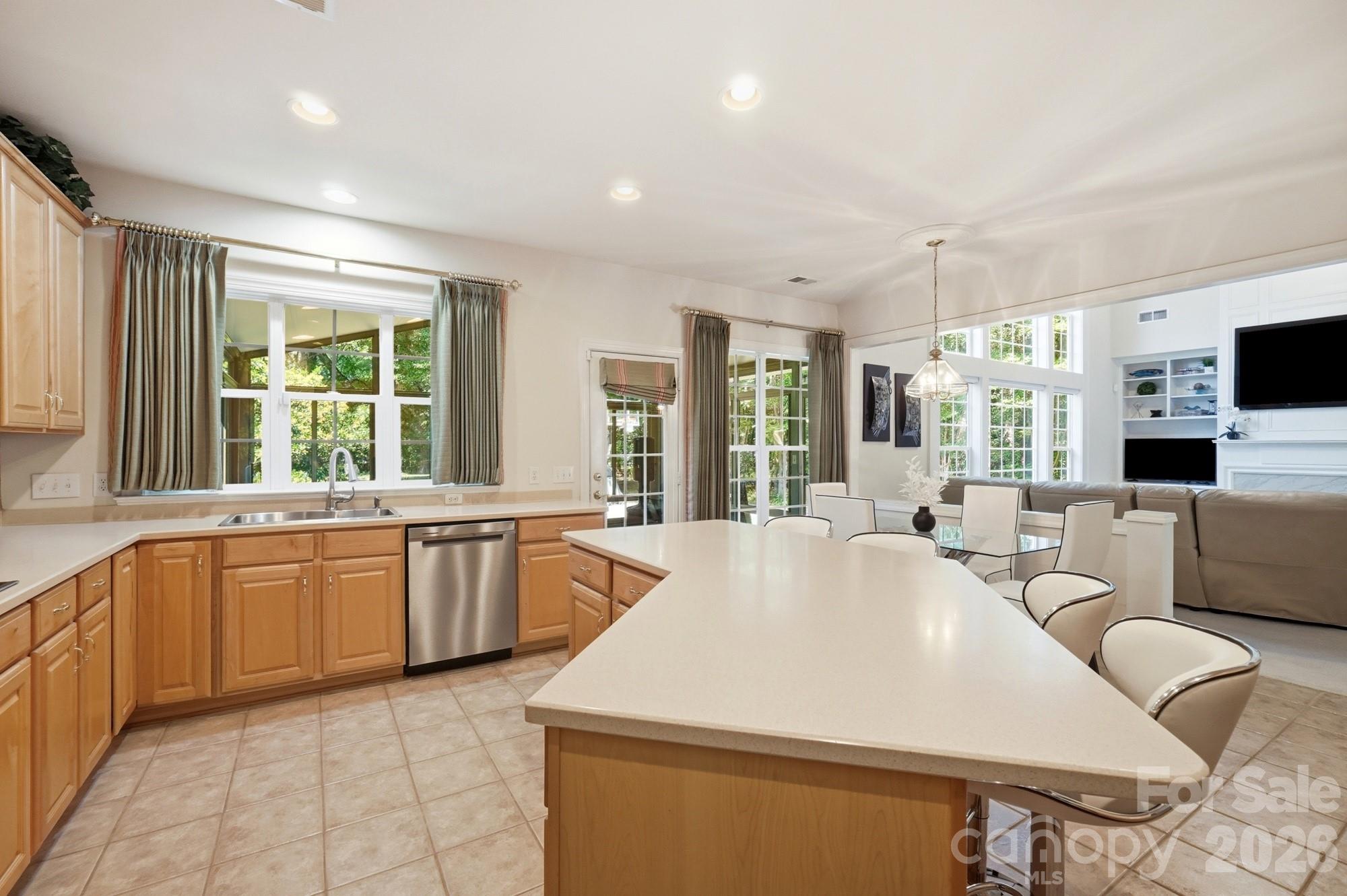 4814 King Arthur Drive — Charlotte