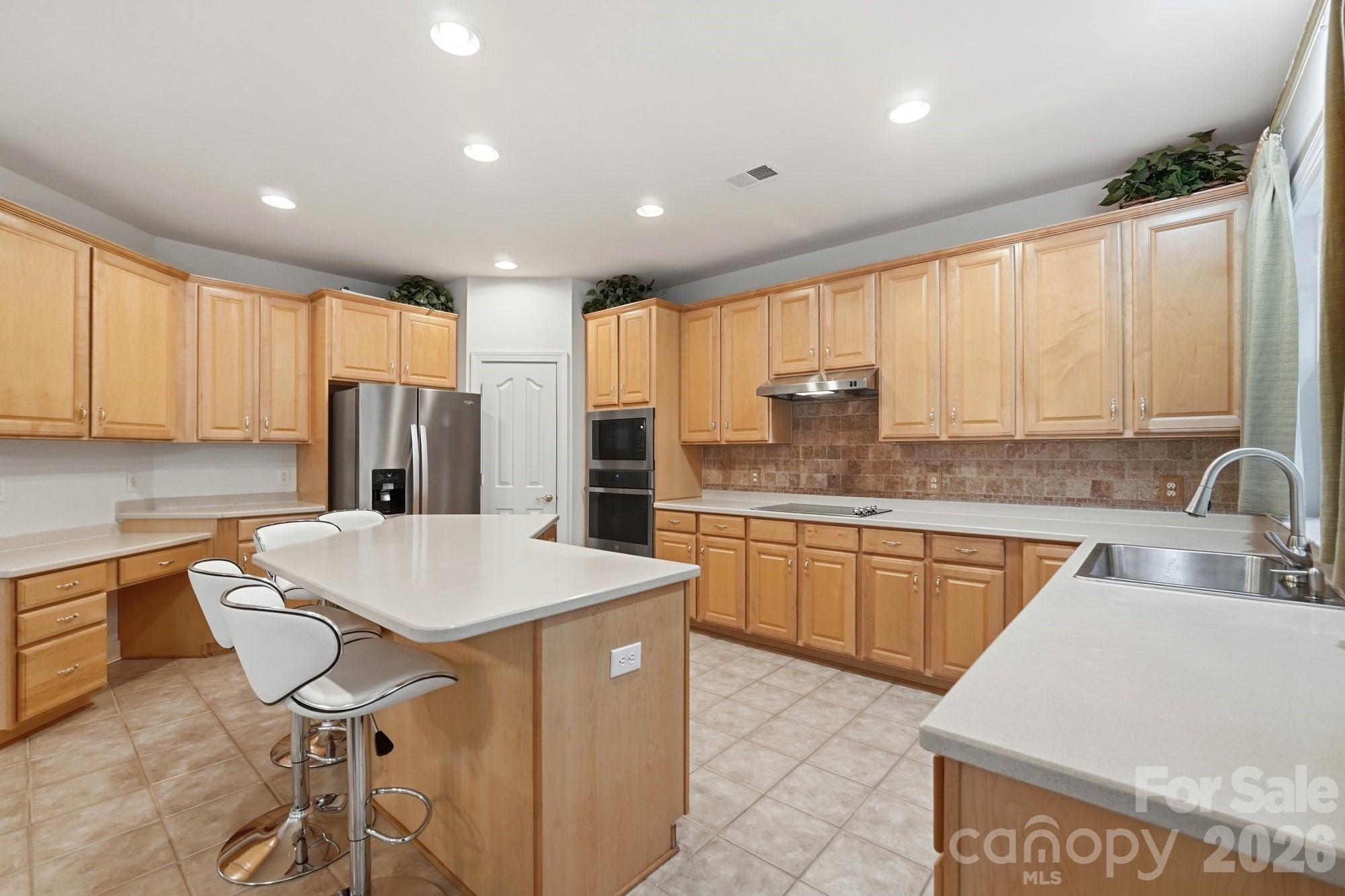 4814 King Arthur Drive — Charlotte