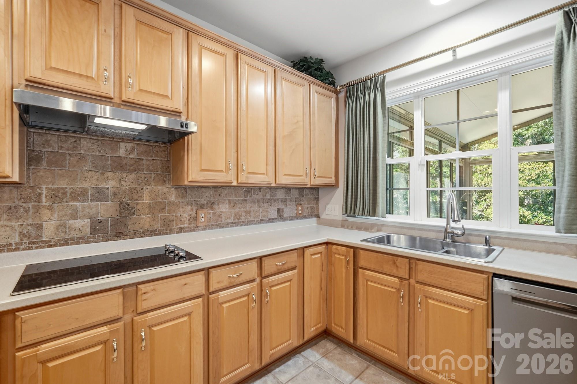 4814 King Arthur Drive — Charlotte