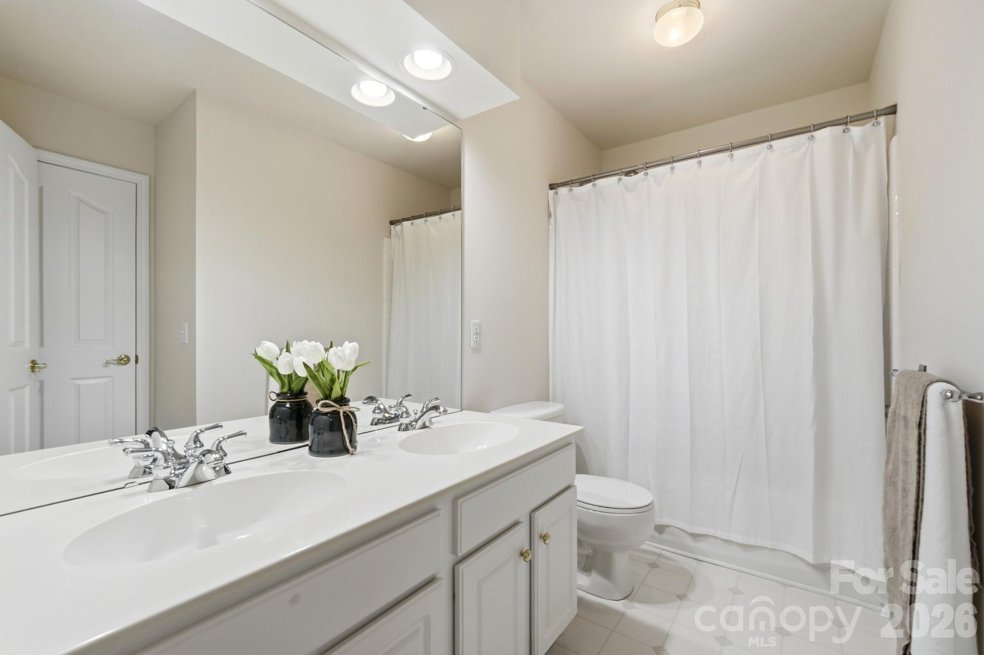 4814 King Arthur Drive — Charlotte