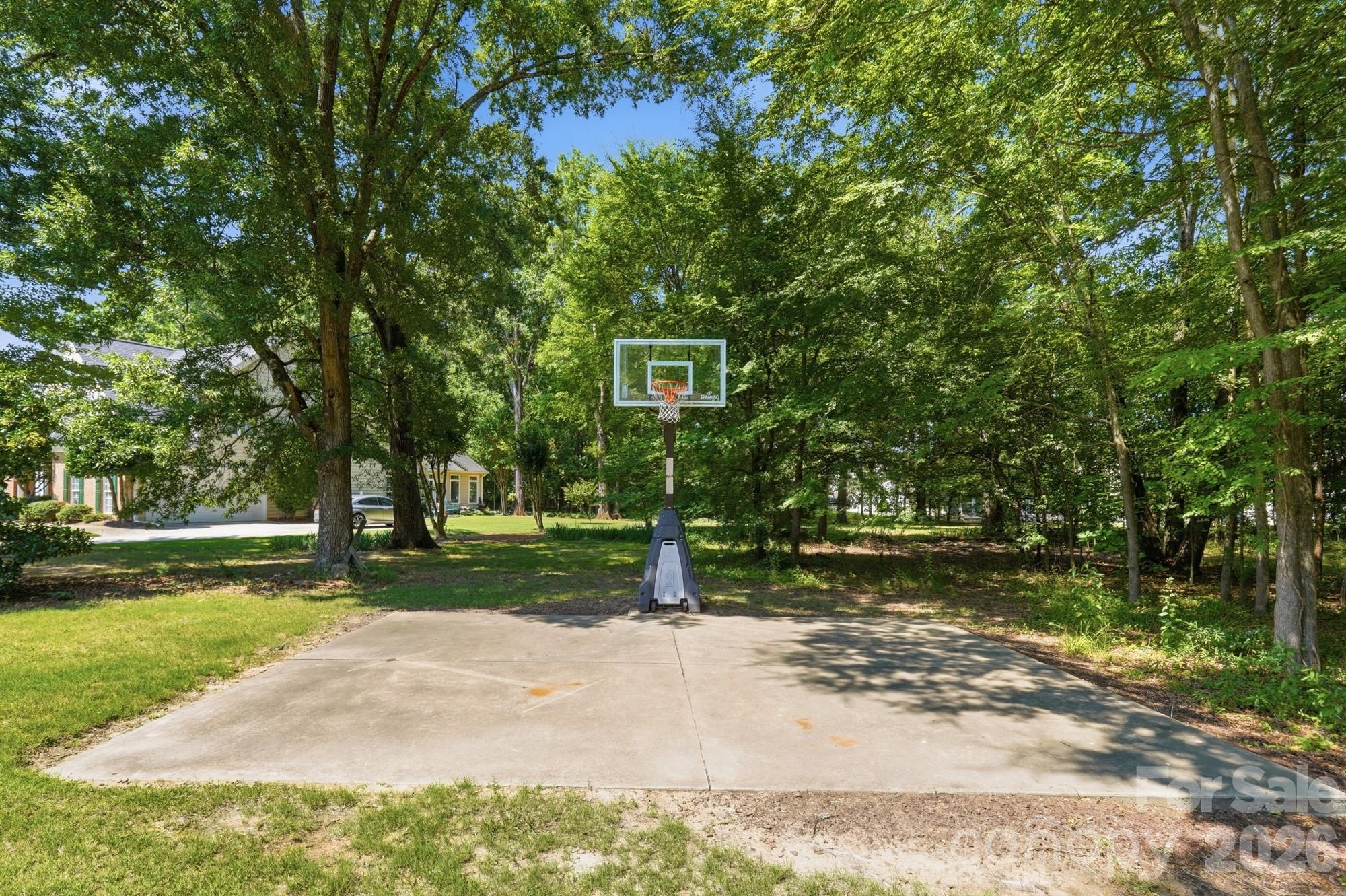 4814 King Arthur Drive — Charlotte