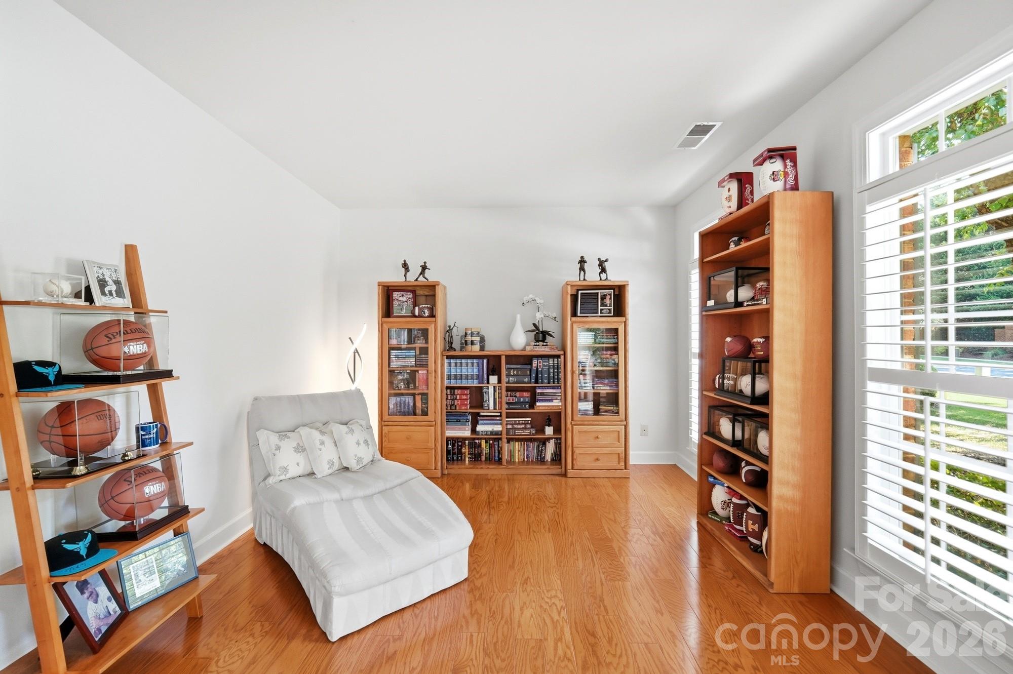 4814 King Arthur Drive — Charlotte