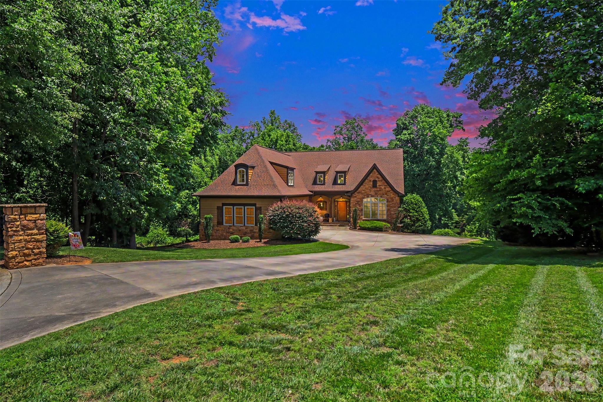 401 Yorkfield Drive — Shelby
