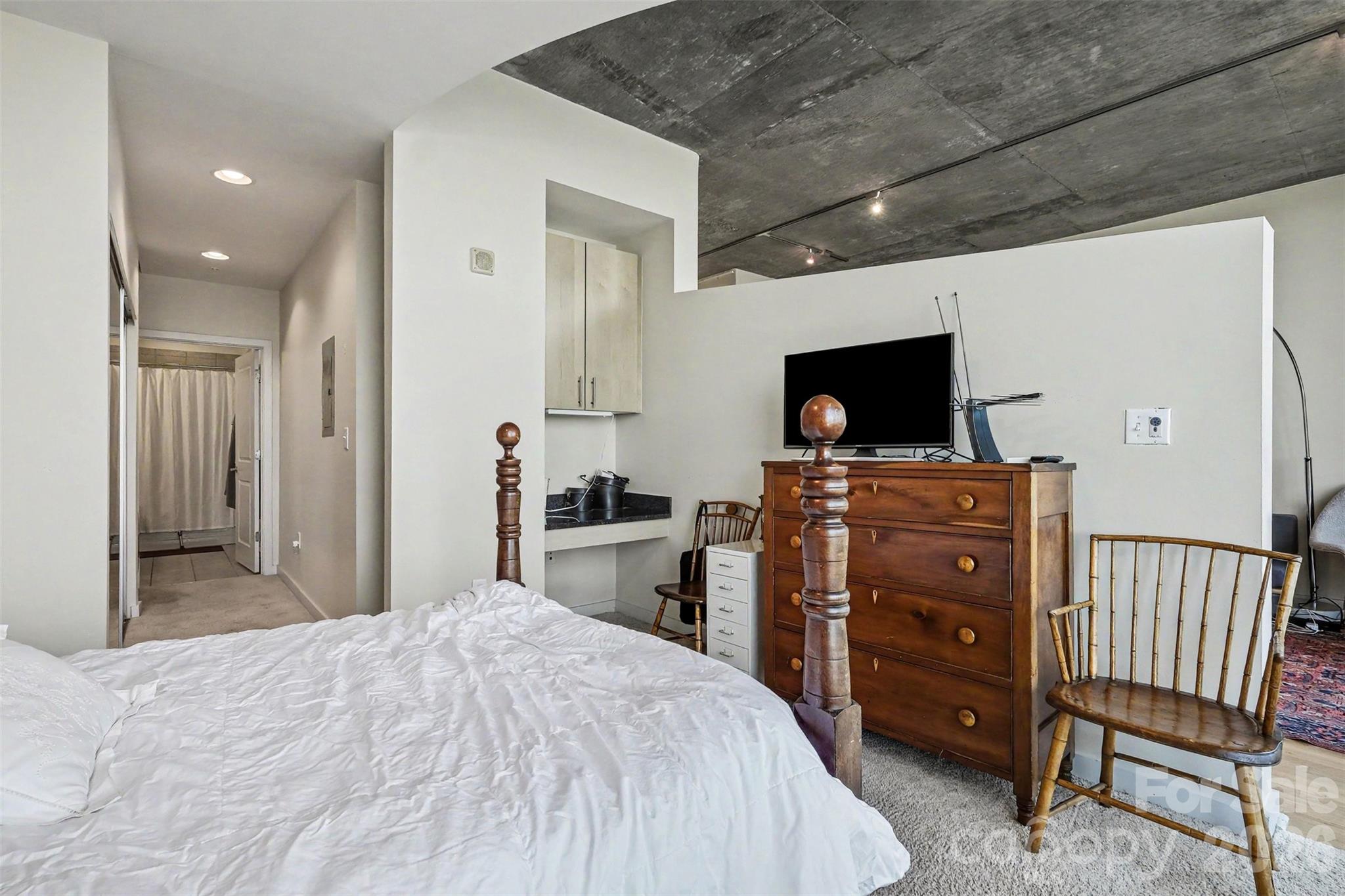 210 N Church Street #1604 — Charlotte