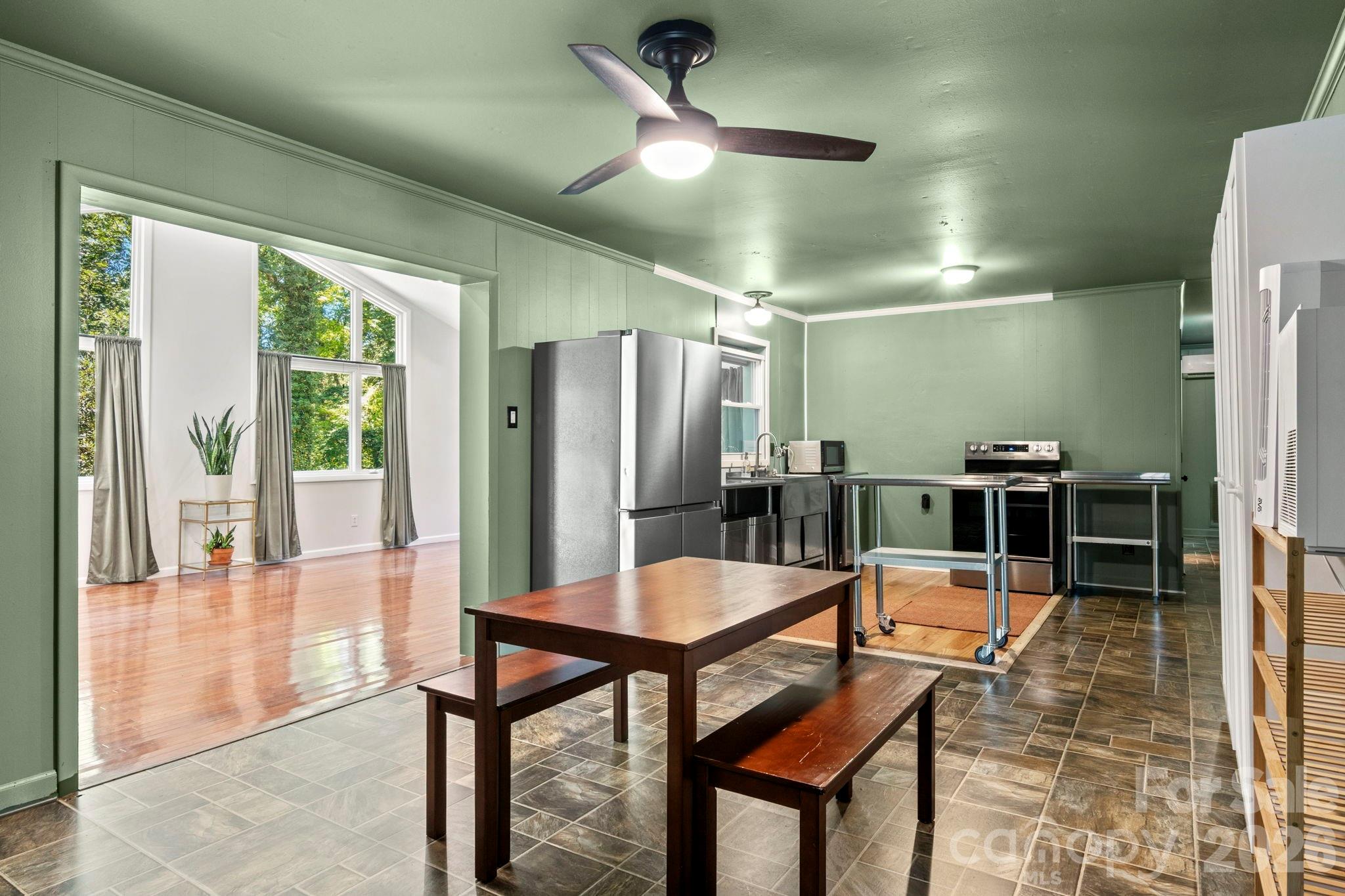 2951 7th Street Drive NE — Hickory