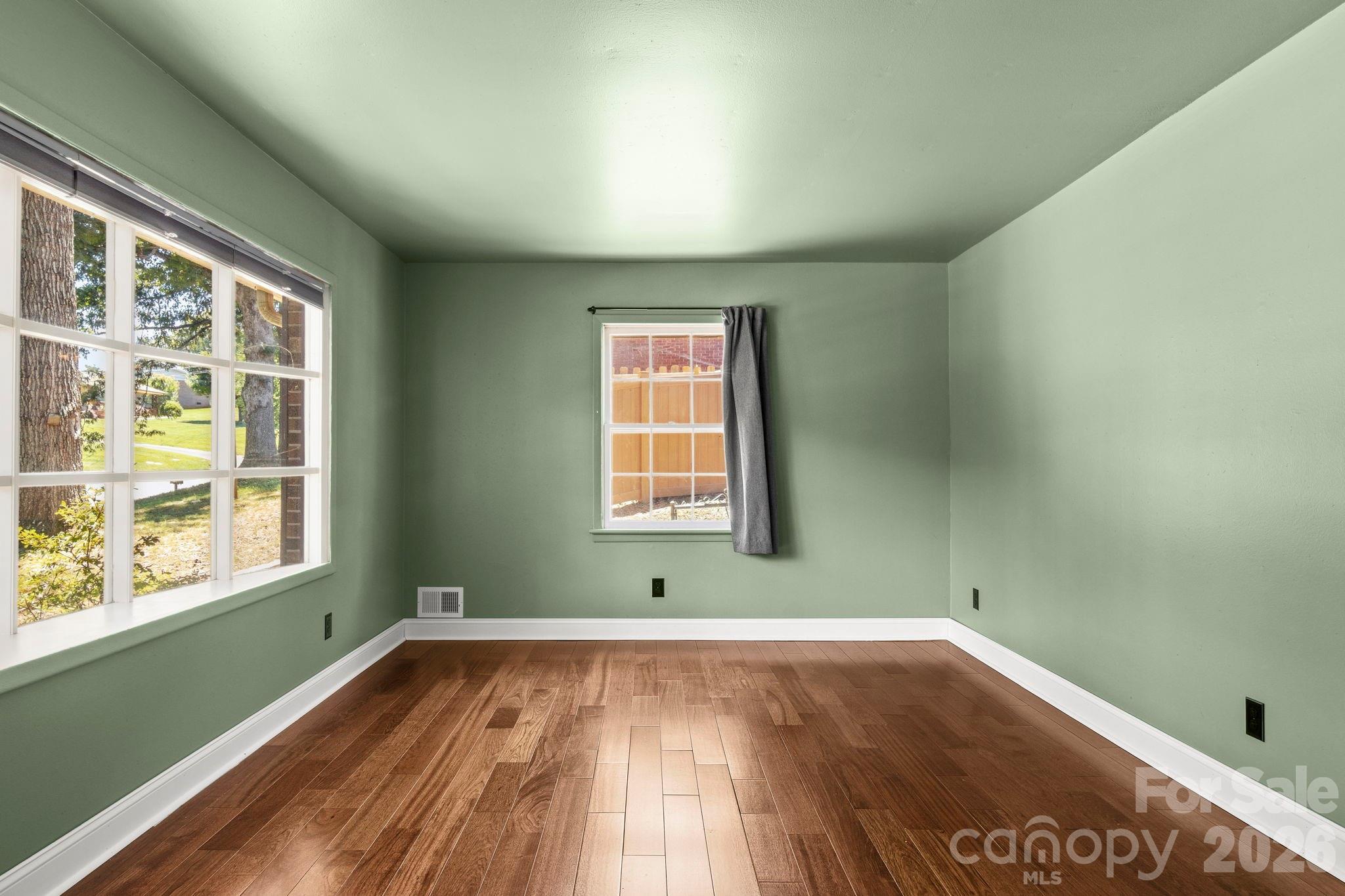 2951 7th Street Drive NE — Hickory
