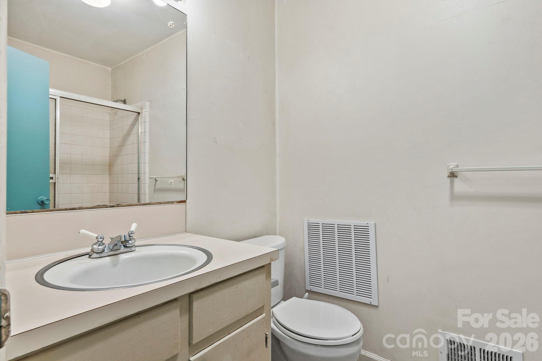 2951 7th Street Drive NE — Hickory