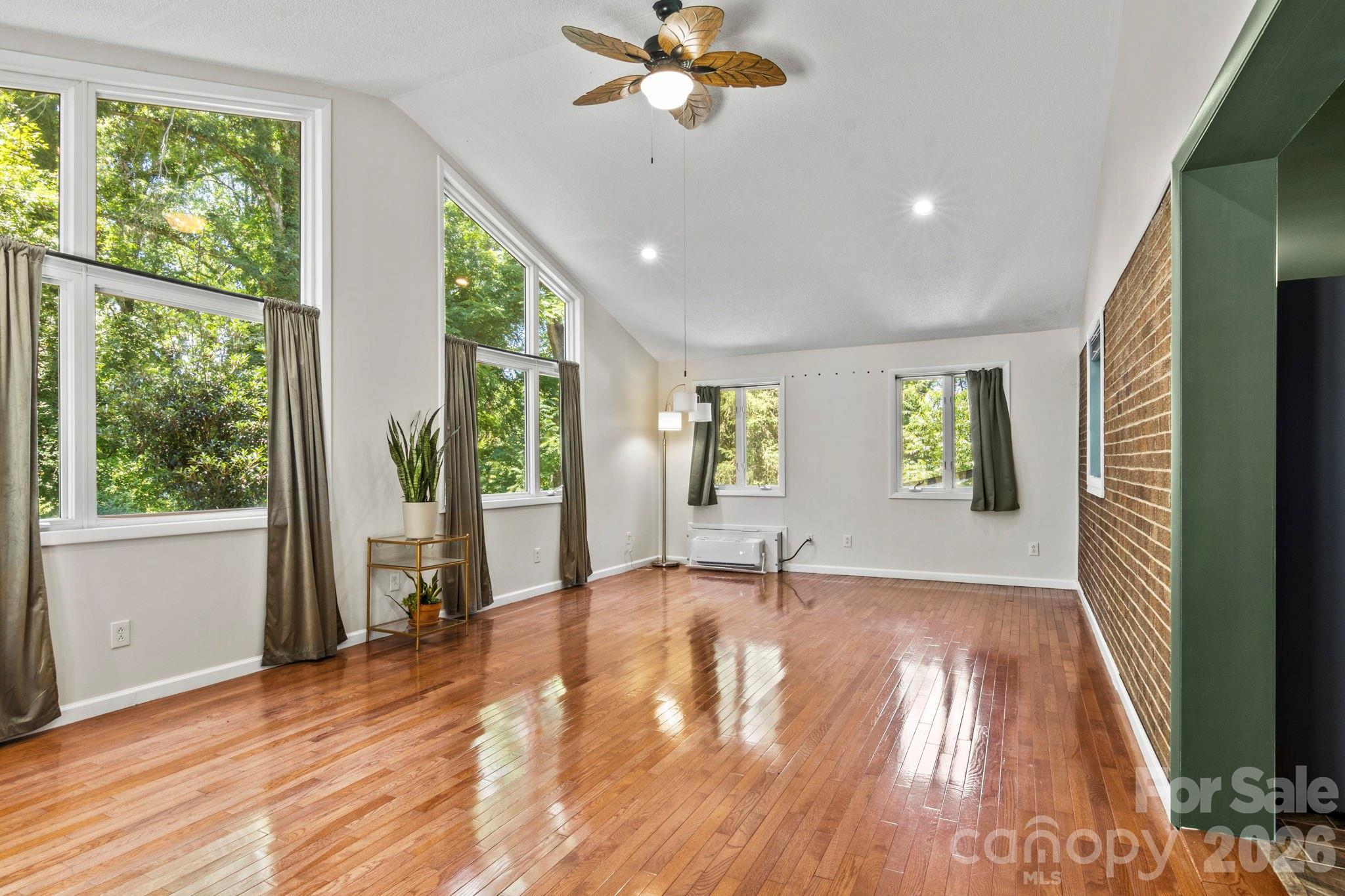 2951 7th Street Drive NE — Hickory