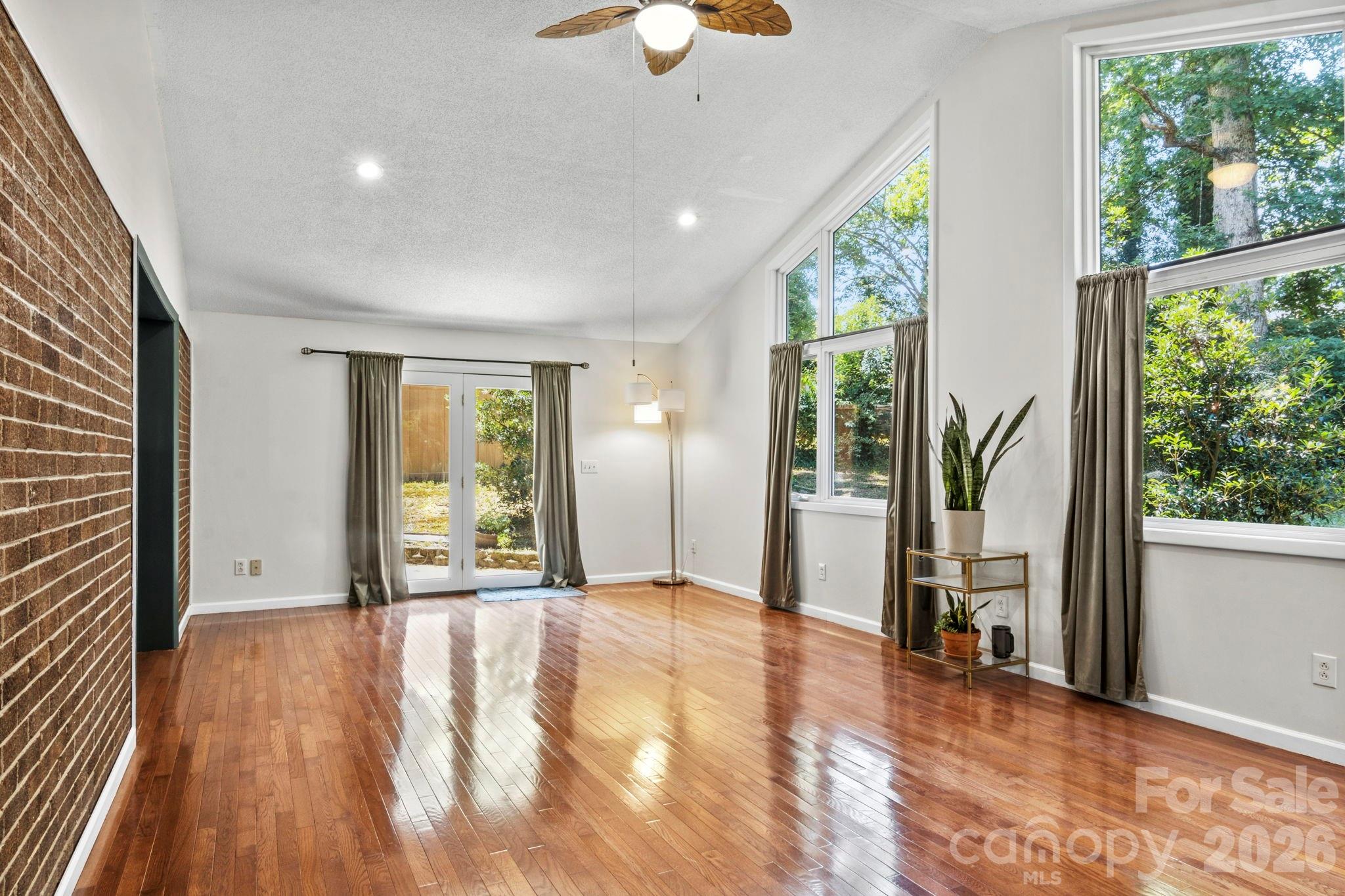2951 7th Street Drive NE — Hickory