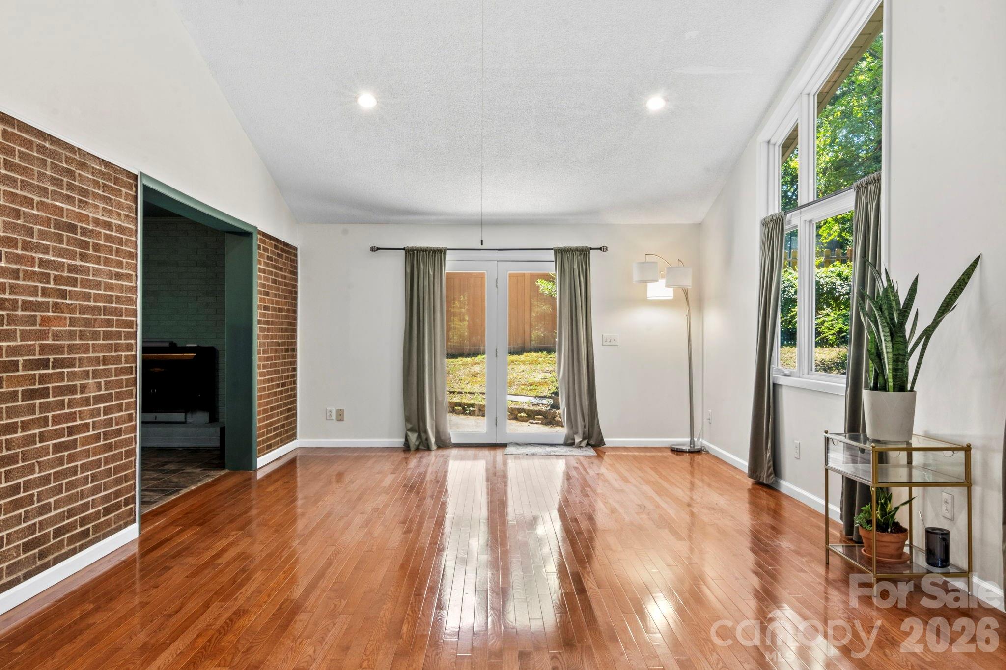 2951 7th Street Drive NE — Hickory