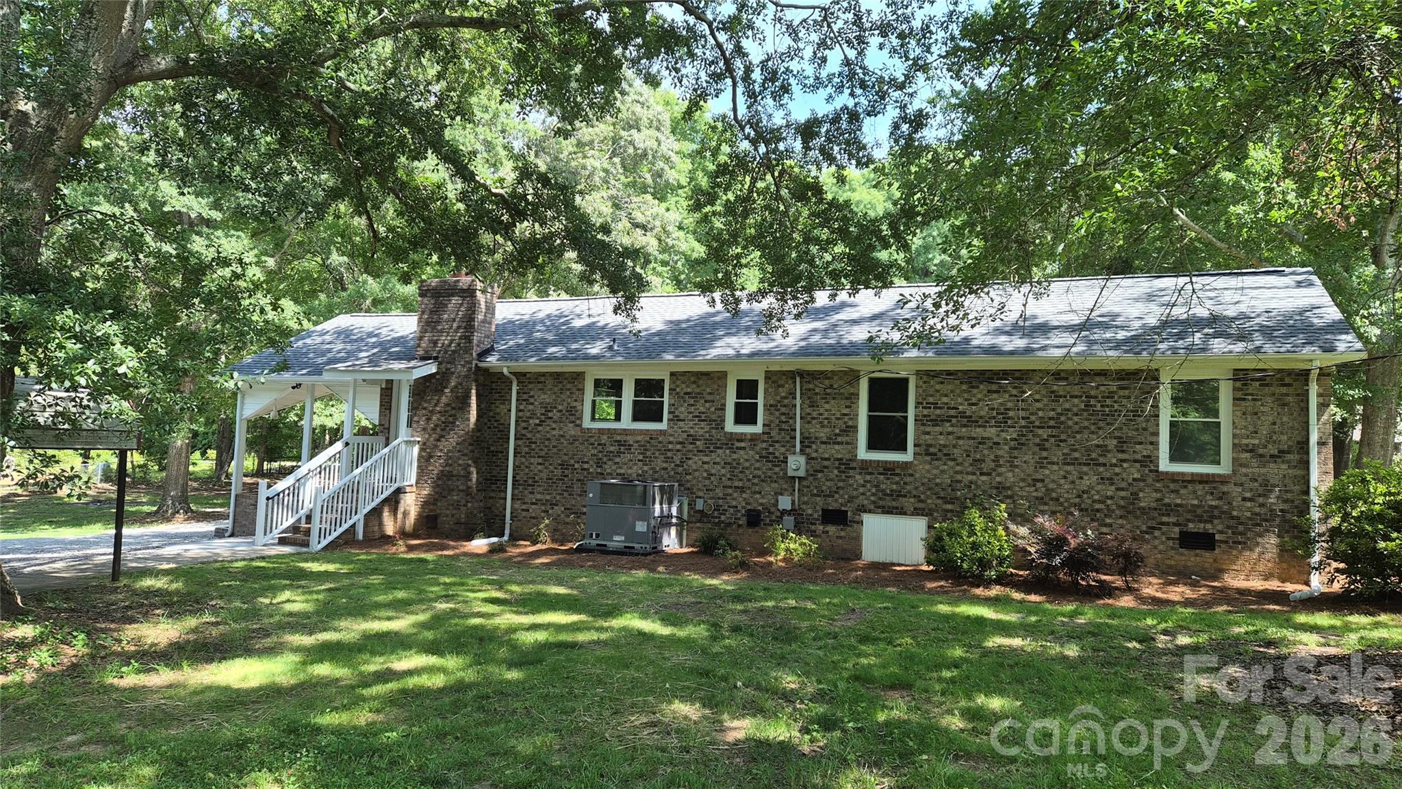 1319 Sourwood Drive — Chester