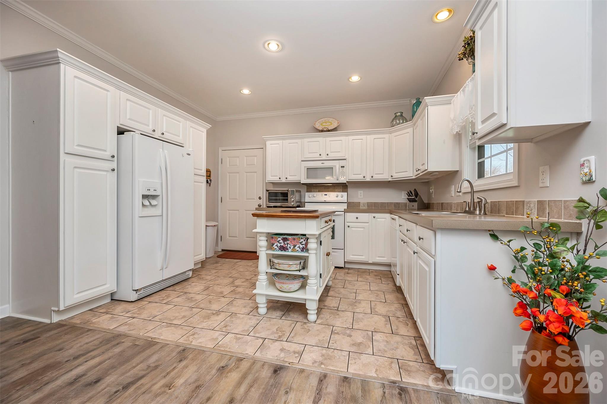 34 Middle Street — Hendersonville