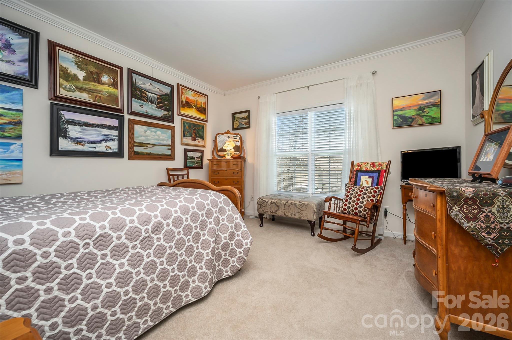 34 Middle Street — Hendersonville