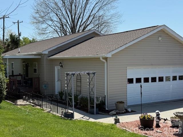 34 Middle Street — Hendersonville