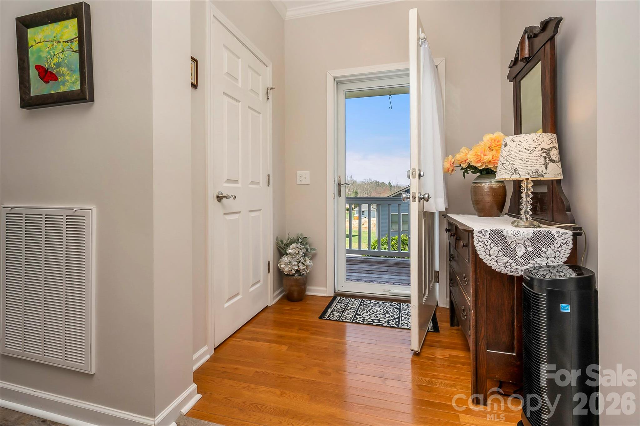 34 Middle Street — Hendersonville