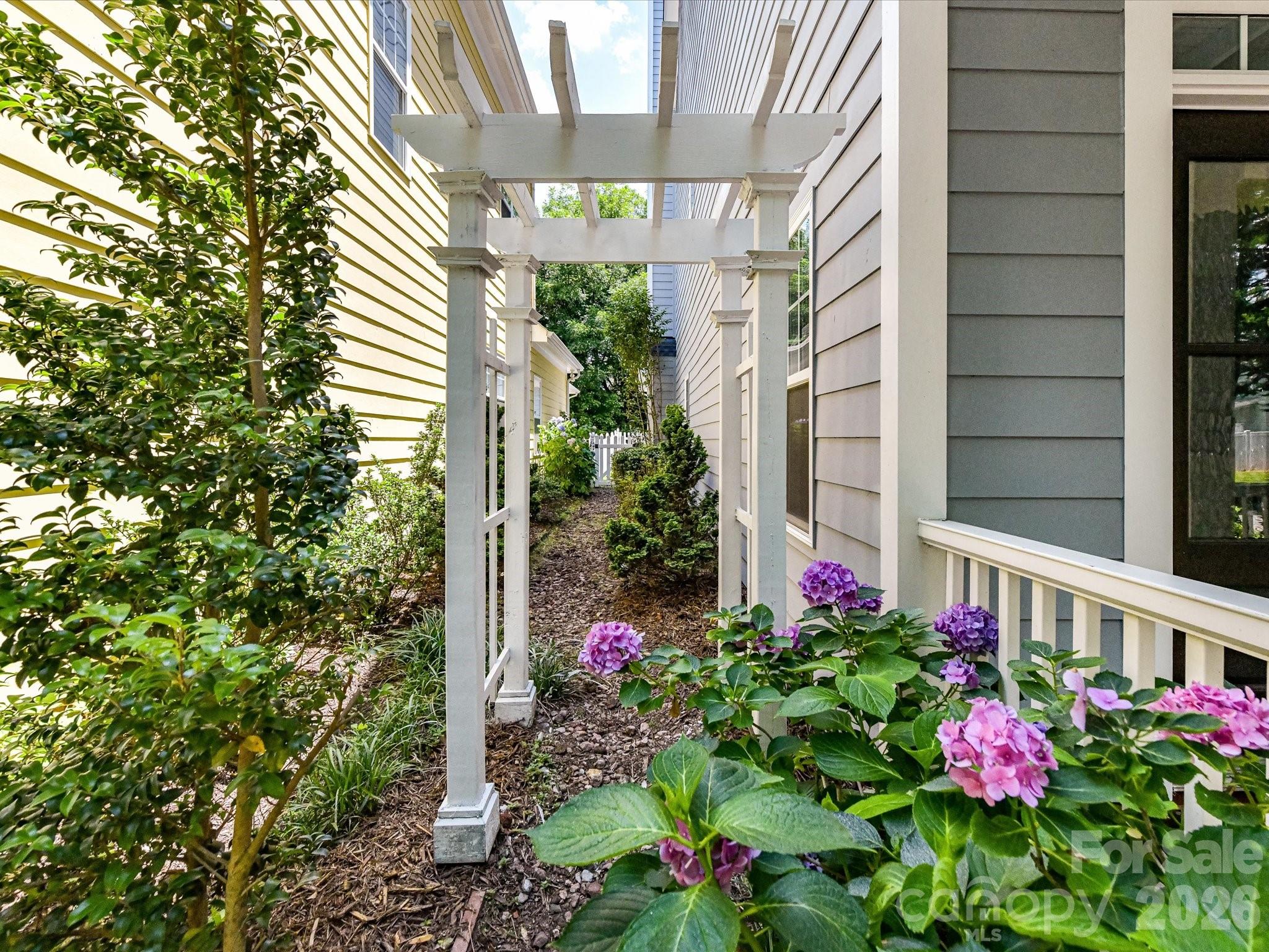 1733 Lela Avenue — Charlotte