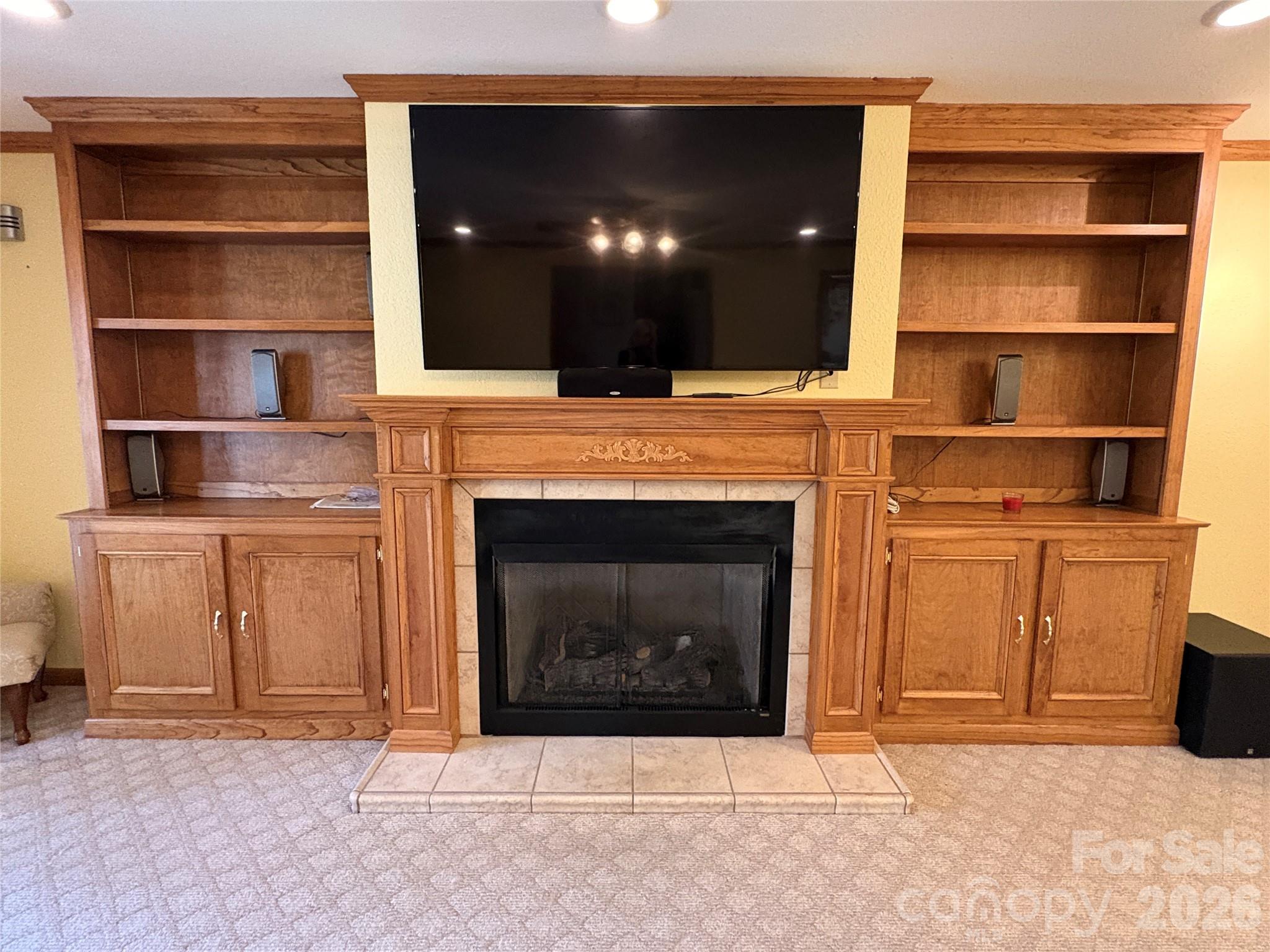 299 McDowell Lane — Burnsville