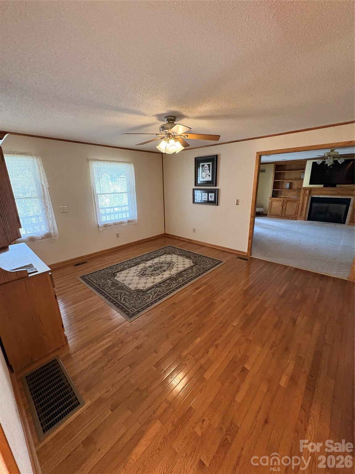 299 McDowell Lane — Burnsville