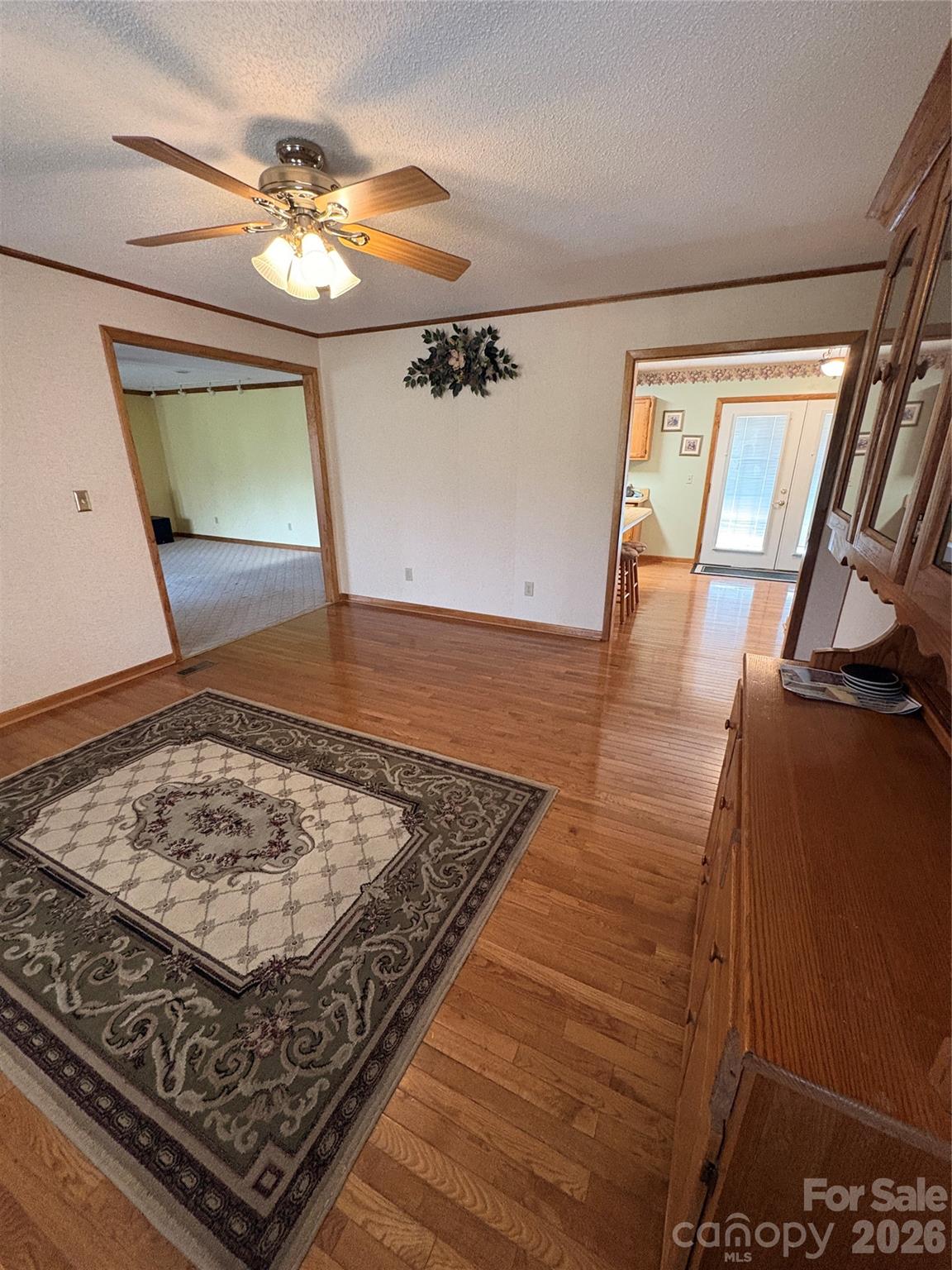 299 McDowell Lane — Burnsville
