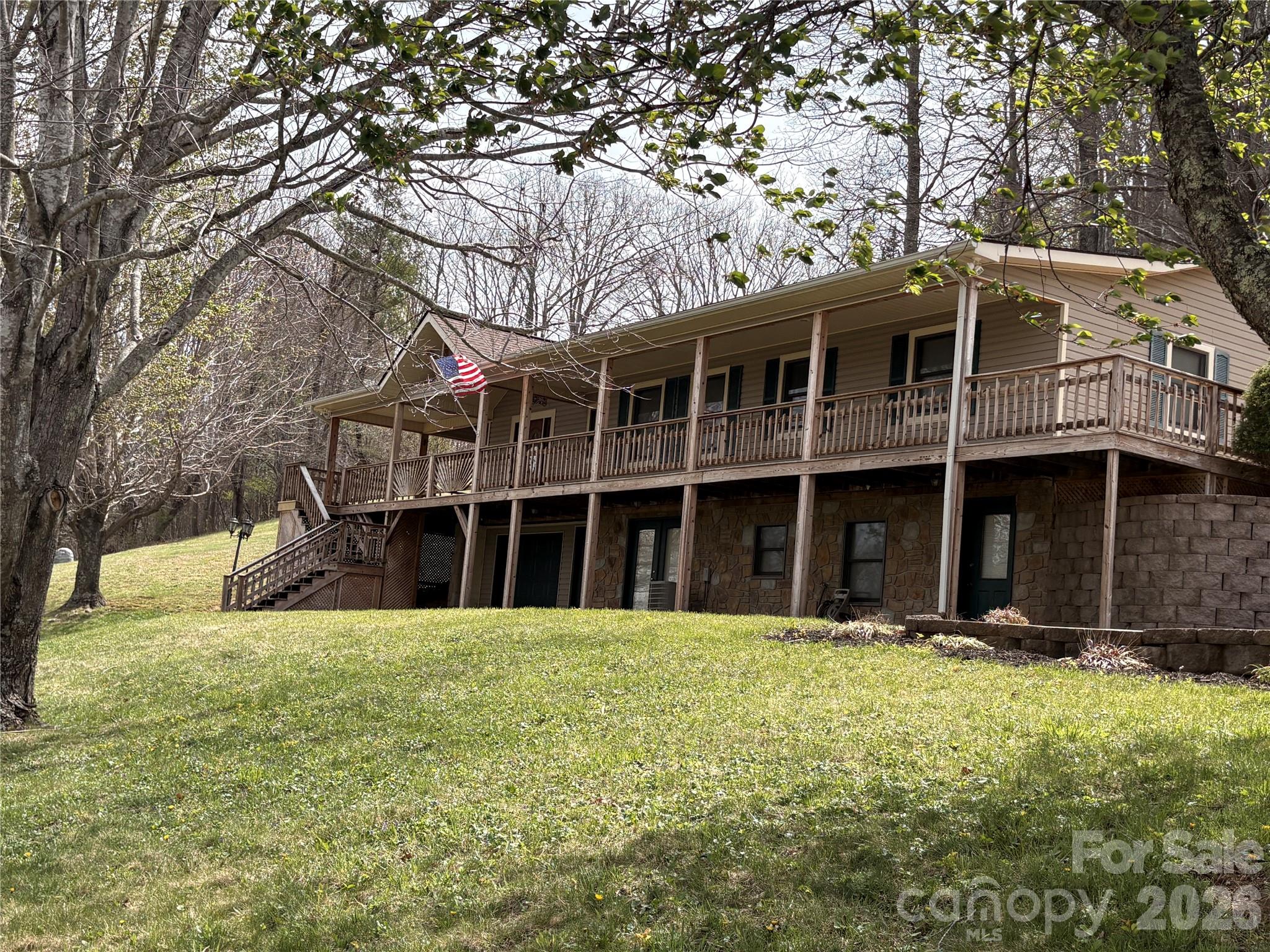 299 McDowell Lane — Burnsville