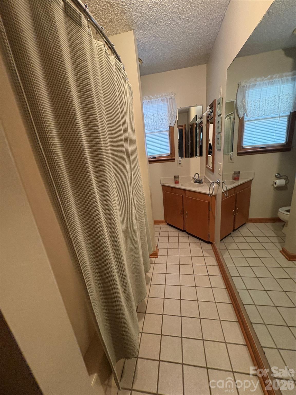 299 McDowell Lane — Burnsville