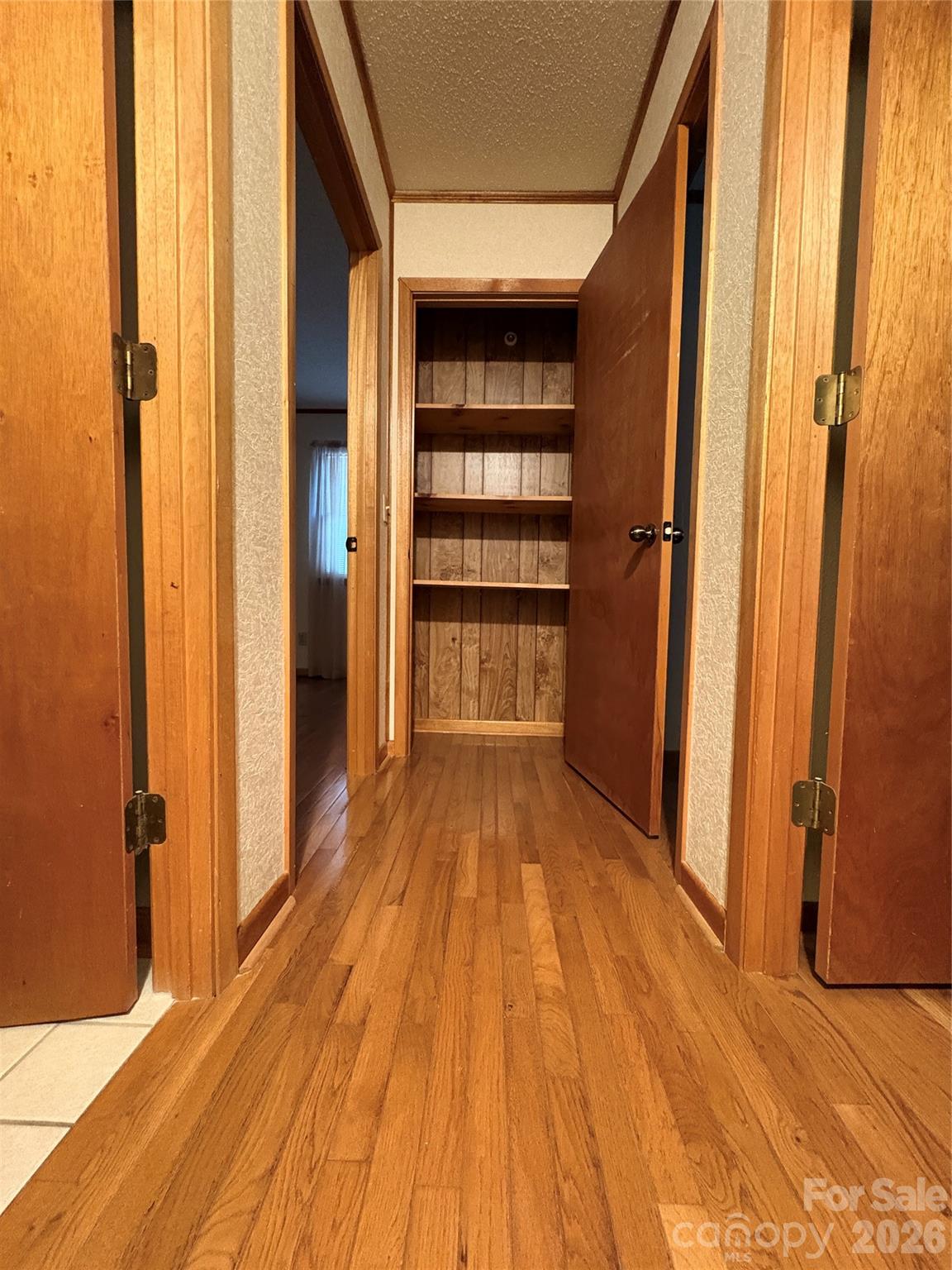 299 McDowell Lane — Burnsville