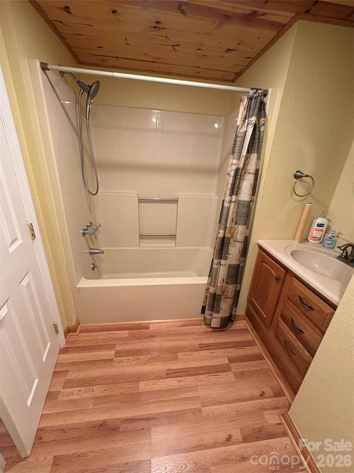 299 McDowell Lane — Burnsville