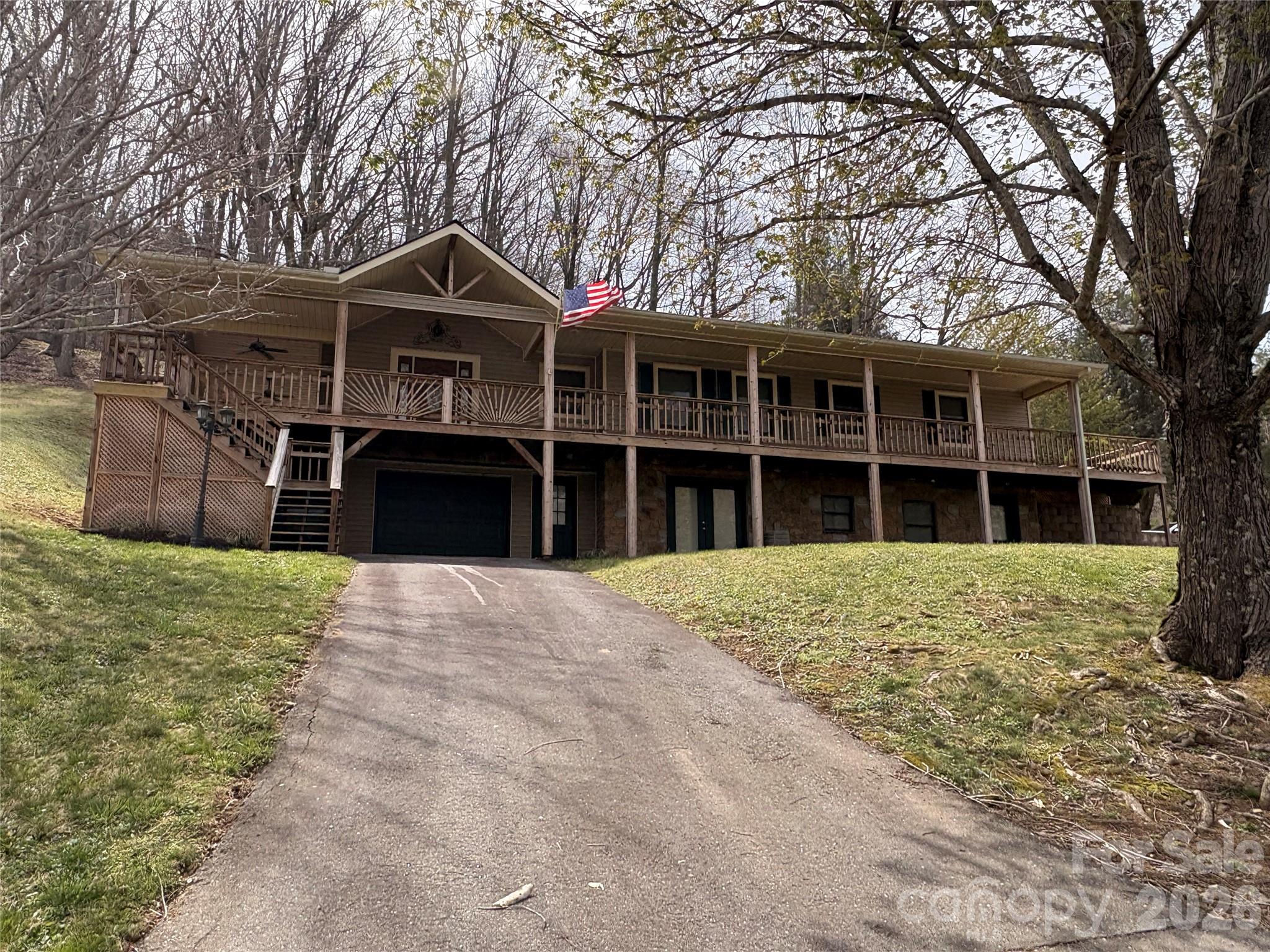 299 McDowell Lane — Burnsville