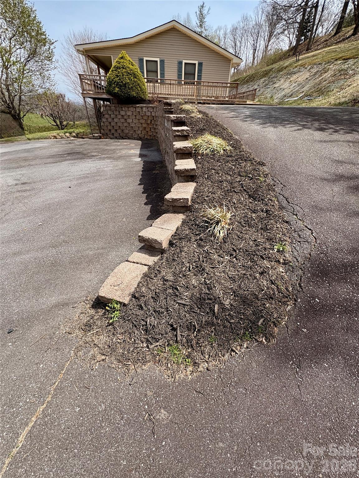 299 McDowell Lane — Burnsville