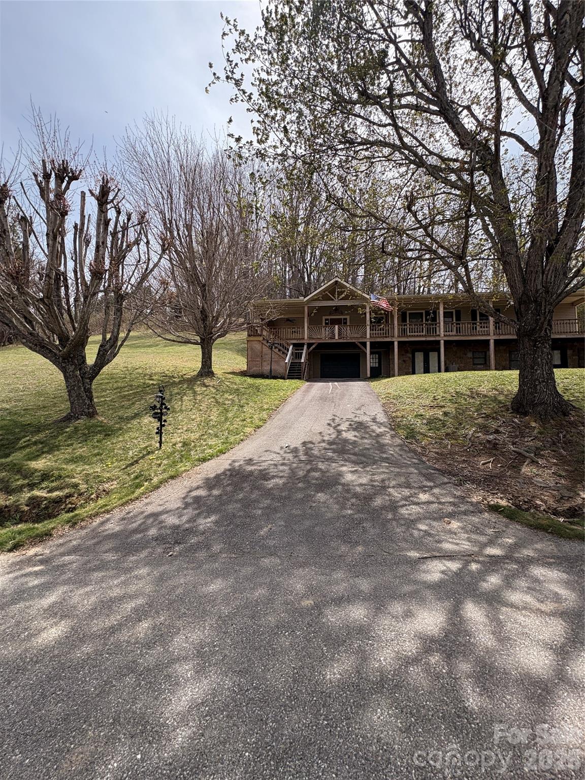 299 McDowell Lane — Burnsville
