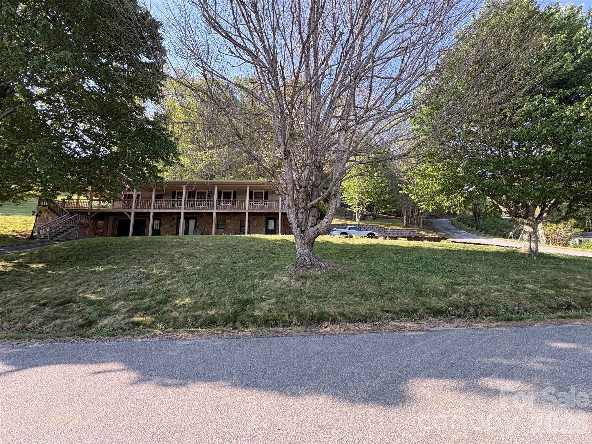 299 McDowell Lane — Burnsville