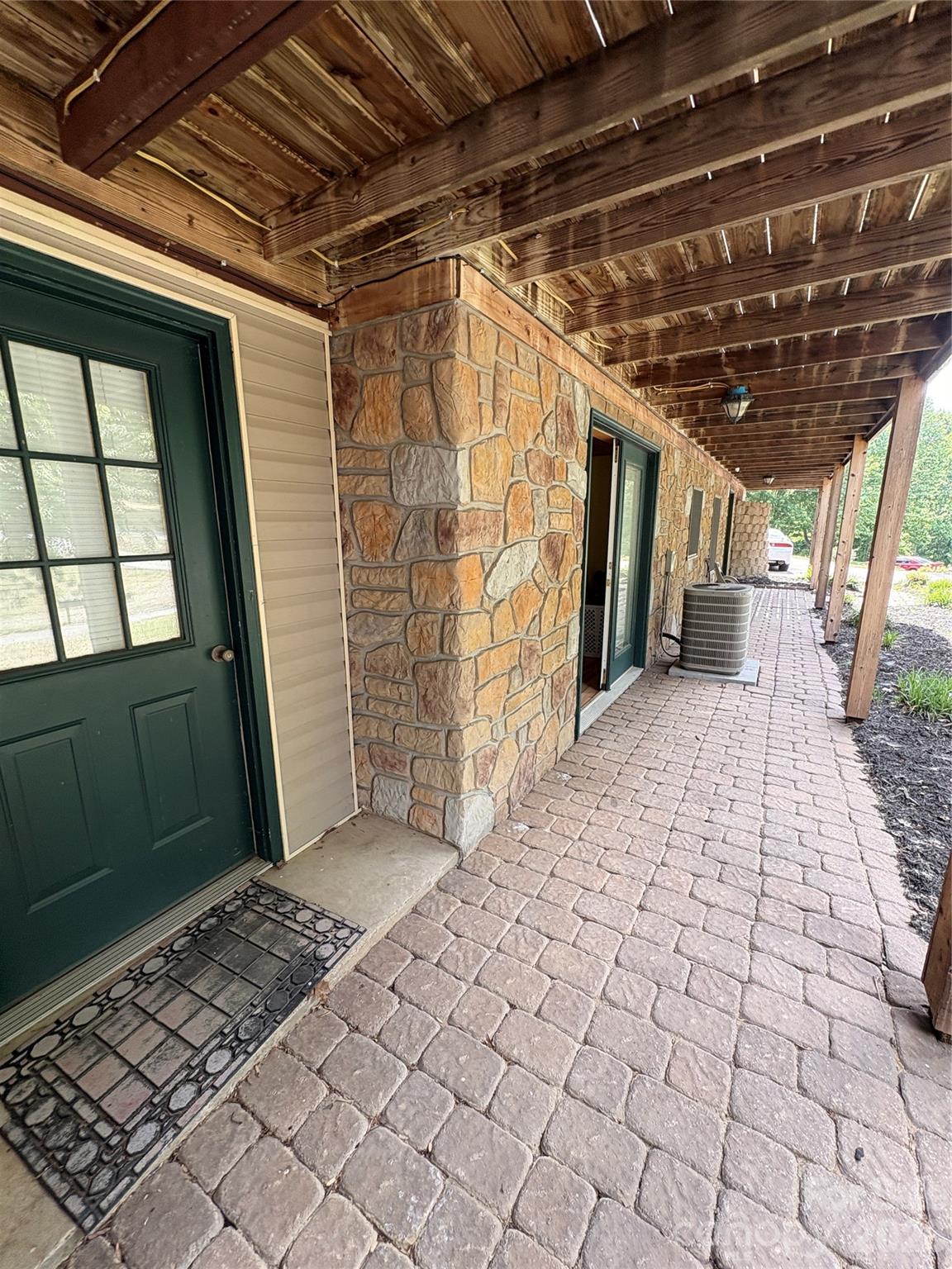 299 McDowell Lane — Burnsville