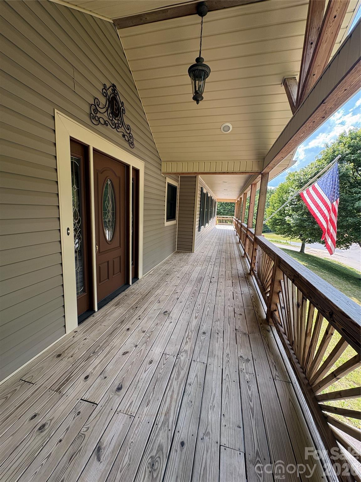 299 McDowell Lane — Burnsville