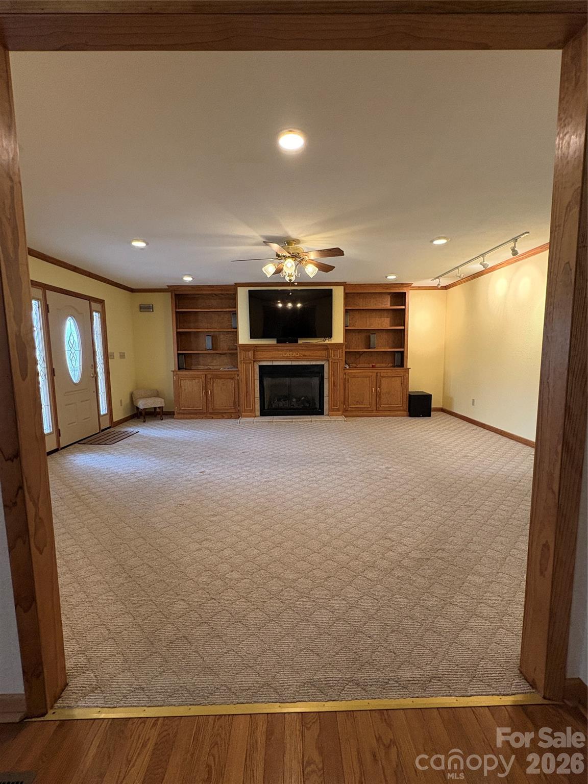 299 McDowell Lane — Burnsville
